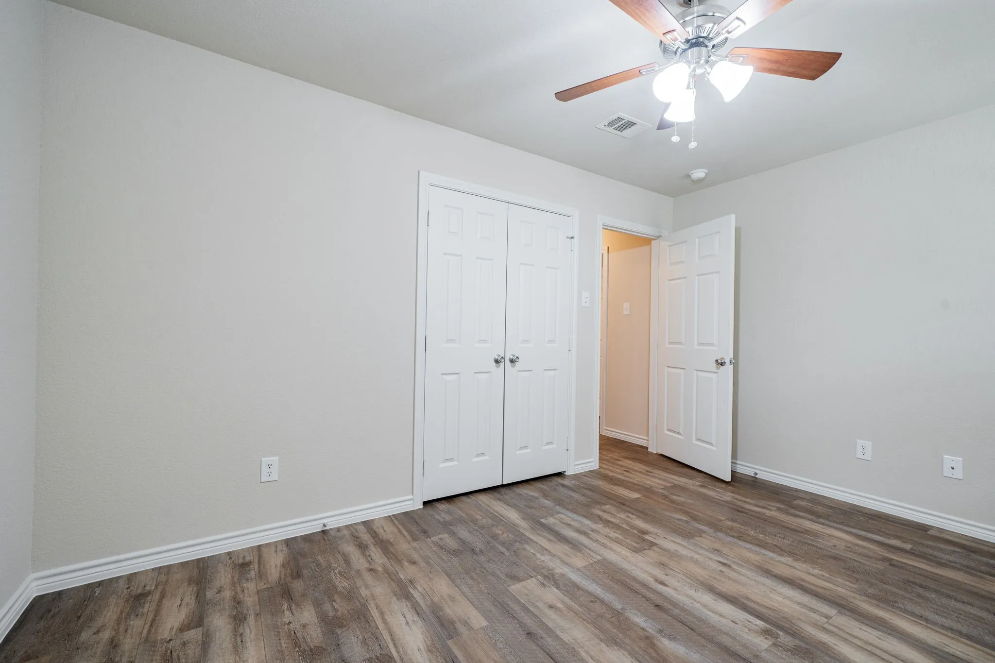 Duplex For Sale in Hunt County , 26 Duplex Portfolio, Commerce, Texas 75428, 3 Bedroom, 2 Bathroom, 1 Garage spaces, 0 Sqft, built in 2015, mls#21405021, Real Estate Agent in Commerce, Homes For Sale in Hunt county, Homes For Sale in Commerce, Realtor in Commerce Texas, Real Estate Brokerage Independent Realty Texas, Luminita Cordes Realtor
