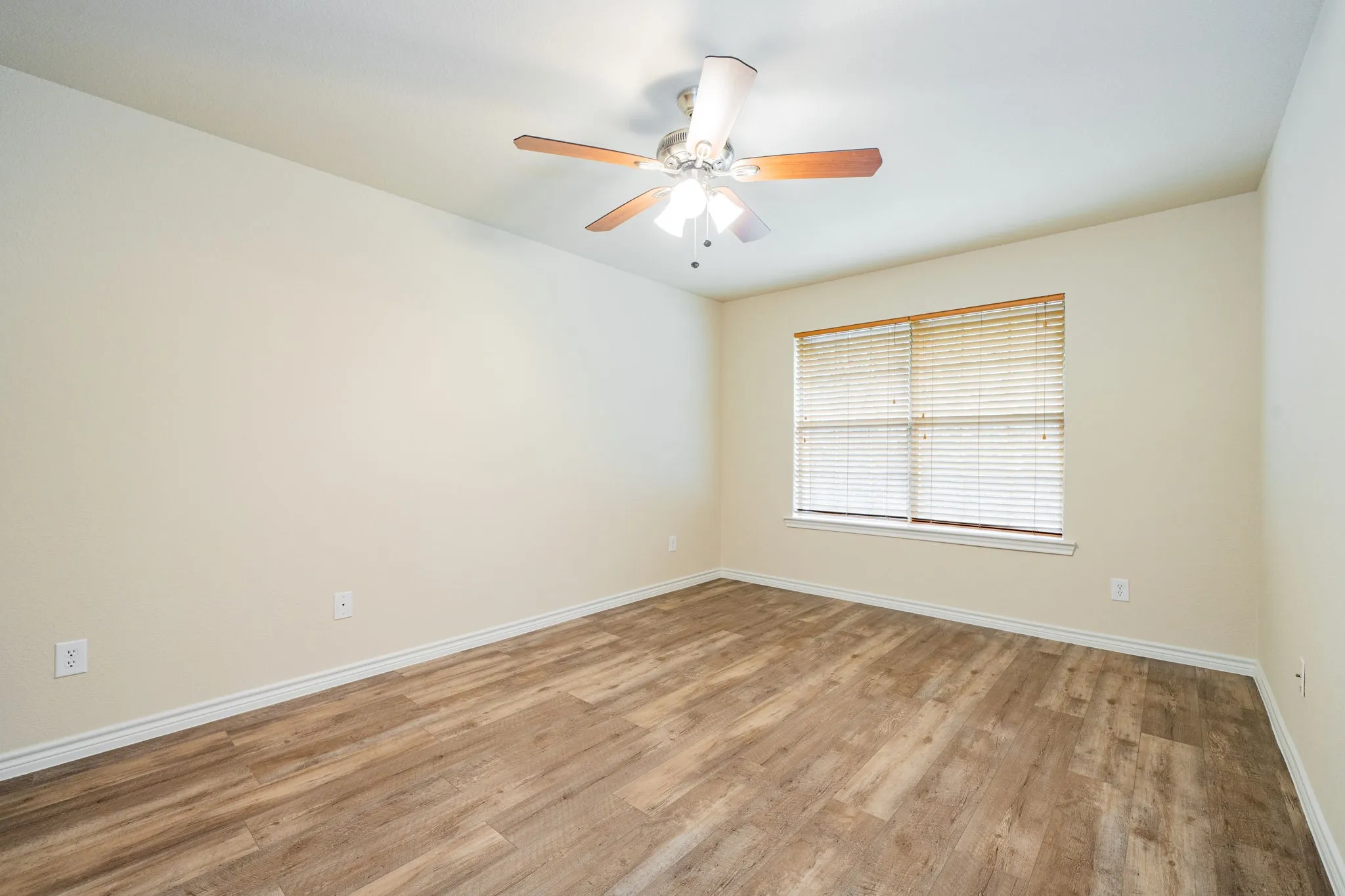 Duplex For Sale in Hunt County , 26 Duplex Portfolio, Commerce, Texas 75428, 3 Bedroom, 2 Bathroom, 1 Garage spaces, 0 Sqft, built in 2015, mls#21405021, Real Estate Agent in Commerce, Homes For Sale in Hunt county, Homes For Sale in Commerce, Realtor in Commerce Texas, Real Estate Brokerage Independent Realty Texas, Luminita Cordes Realtor