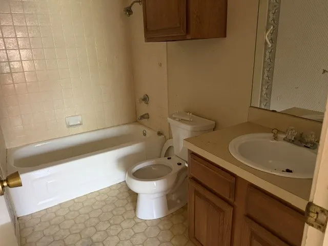 Condominium For Sale in Dallas County , 9801 Royal Lane 308, Dallas, Texas 75231, 2 Bedroom, 3 Bathroom, Garage spaces, 1,170 Sqft, built in 1981, mls#21408622, Real Estate Agent in Dallas, Homes For Sale in Dallas county, Homes For Sale in Dallas, Realtor in Dallas Texas, Real Estate Brokerage Independent Realty Texas, Luminita Cordes Realtor