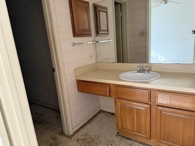 Condominium For Sale in Dallas County , 9801 Royal Lane 308, Dallas, Texas 75231, 2 Bedroom, 3 Bathroom, Garage spaces, 1,170 Sqft, built in 1981, mls#21408622, Real Estate Agent in Dallas, Homes For Sale in Dallas county, Homes For Sale in Dallas, Realtor in Dallas Texas, Real Estate Brokerage Independent Realty Texas, Luminita Cordes Realtor
