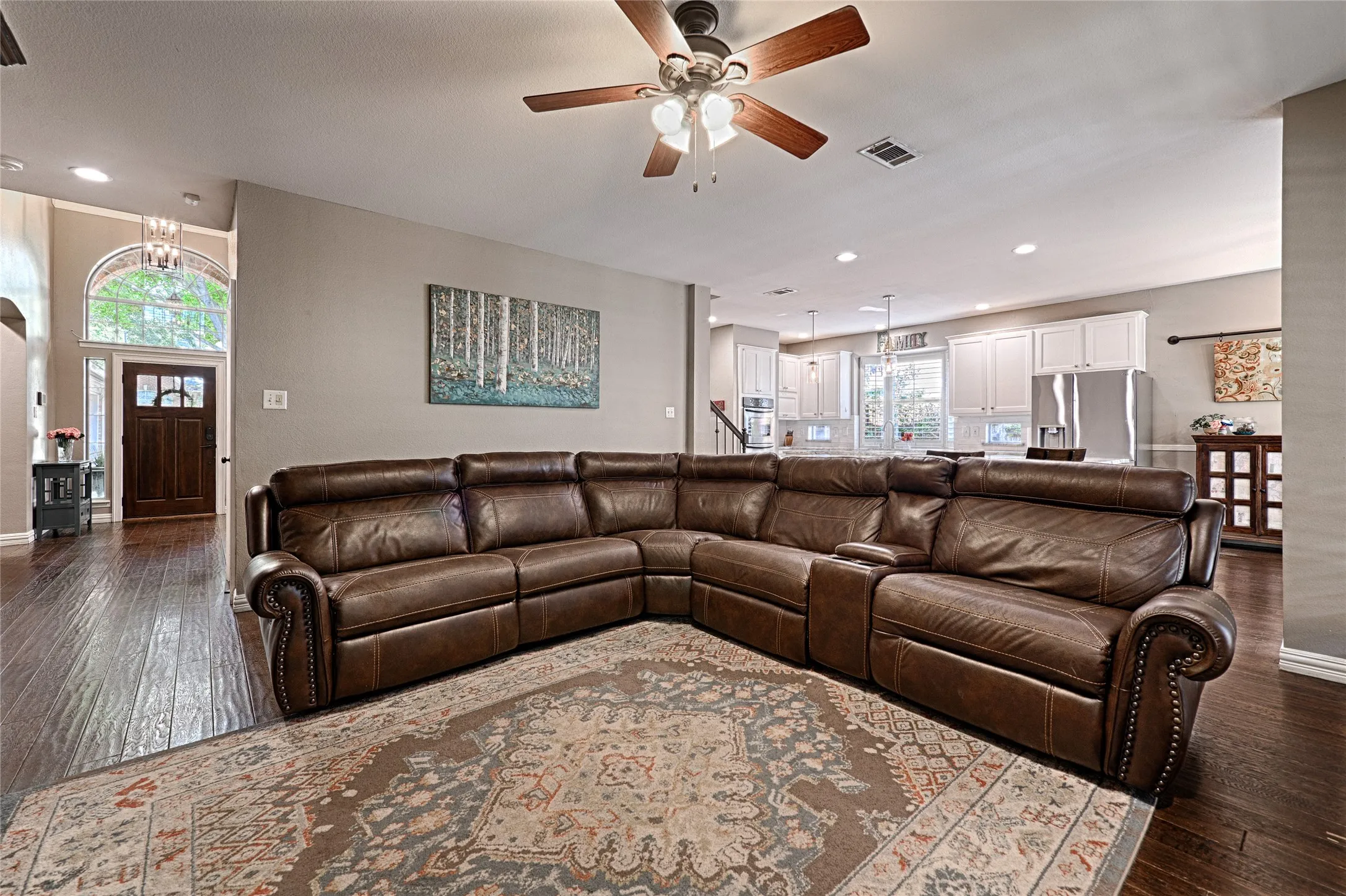 Single Family Residence For Sale in Dallas County , 114 Westwind Drive, Coppell, Texas 75019, 5 Bedroom, 4 Bathroom, 2 Garage spaces, 3,606 Sqft, built in 1993, mls#21403228, Real Estate Agent in Coppell, Homes For Sale in Dallas county, Homes For Sale in Coppell, Realtor in Coppell Texas, Real Estate Brokerage Independent Realty Texas, Luminita Cordes Realtor