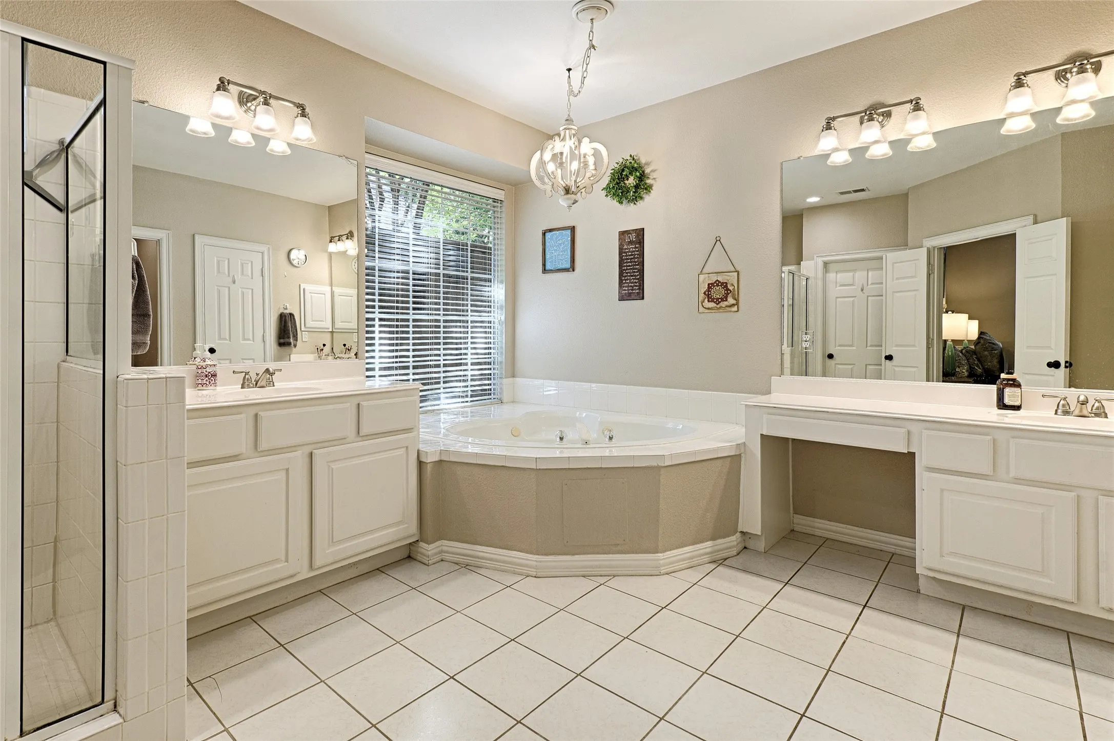 Single Family Residence For Sale in Dallas County , 114 Westwind Drive, Coppell, Texas 75019, 5 Bedroom, 4 Bathroom, 2 Garage spaces, 3,606 Sqft, built in 1993, mls#21403228, Real Estate Agent in Coppell, Homes For Sale in Dallas county, Homes For Sale in Coppell, Realtor in Coppell Texas, Real Estate Brokerage Independent Realty Texas, Luminita Cordes Realtor