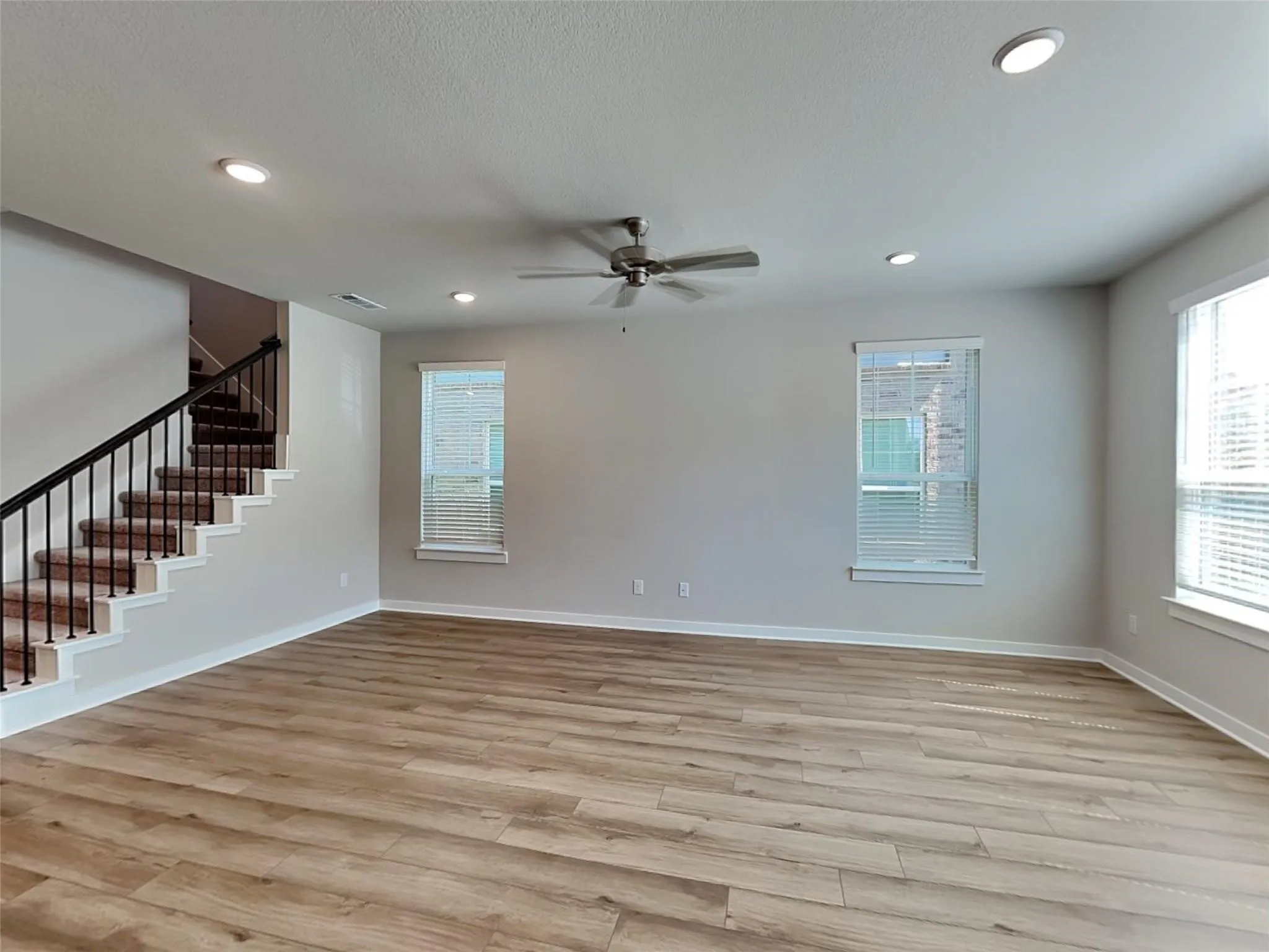 Townhouse For Rent in Tarrant County , 226 Territory Trail, Fort Worth, Texas 76120, 3 Bedroom, 3 Bathroom, 2 Garage spaces, 1,729 Sqft, built in 2025, mls#21408623, Real Estate Agent in Fort Worth, Homes For Rent in Tarrant county, Homes For Rent in Fort Worth, Realtor in Fort Worth Texas, Real Estate Brokerage Independent Realty Texas, Luminita Cordes Realtor