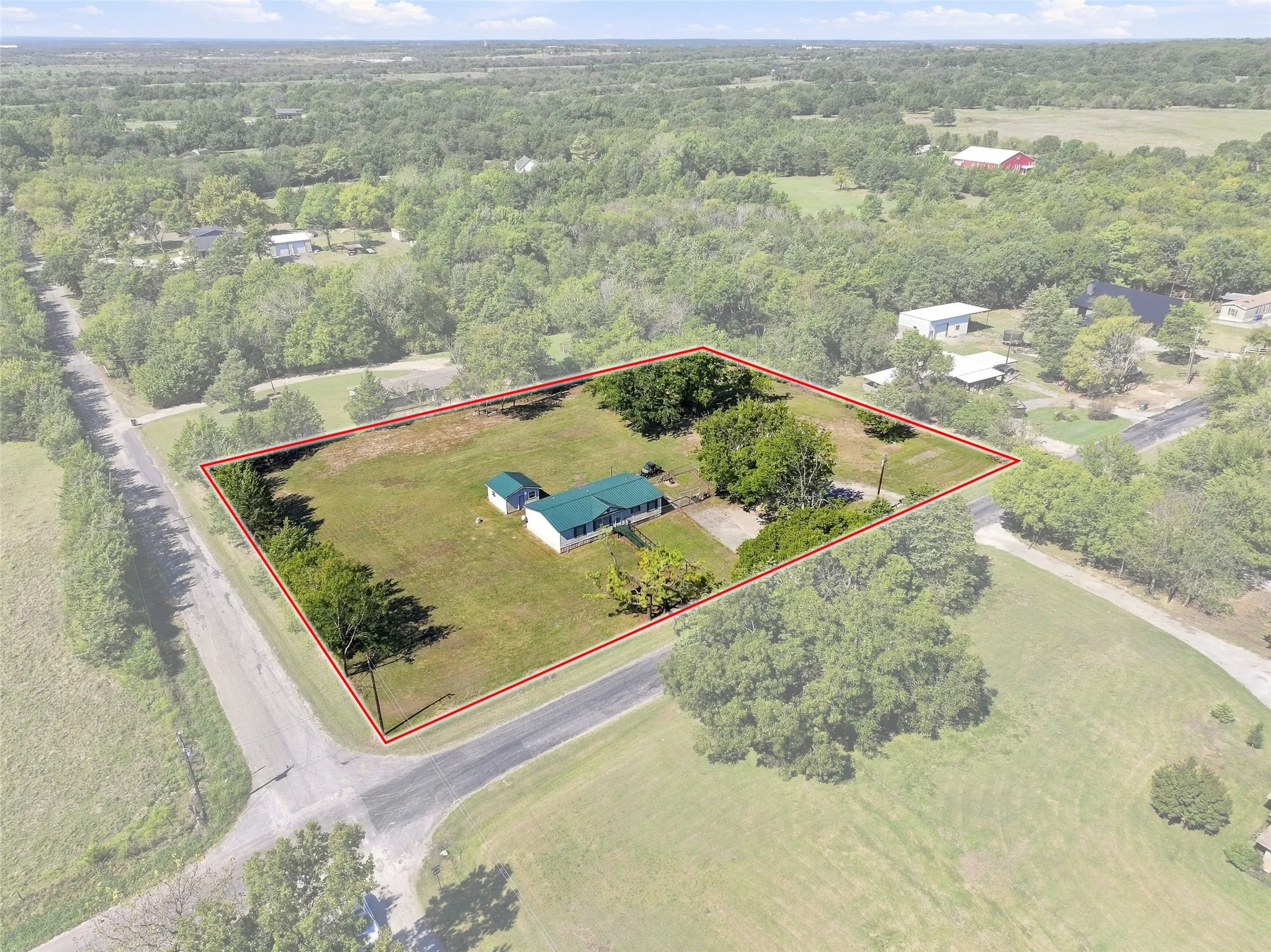 Manufactured Home For Sale in Grayson County , 3111 Preston Road, Denison, Texas 75020, 3 Bedroom, 2 Bathroom, Garage spaces, 2,120 Sqft, built in 2000, mls#21408593, Real Estate Agent in Denison, Homes For Sale in Grayson county, Homes For Sale in Denison, Realtor in Denison Texas, Real Estate Brokerage Independent Realty Texas, Luminita Cordes Realtor