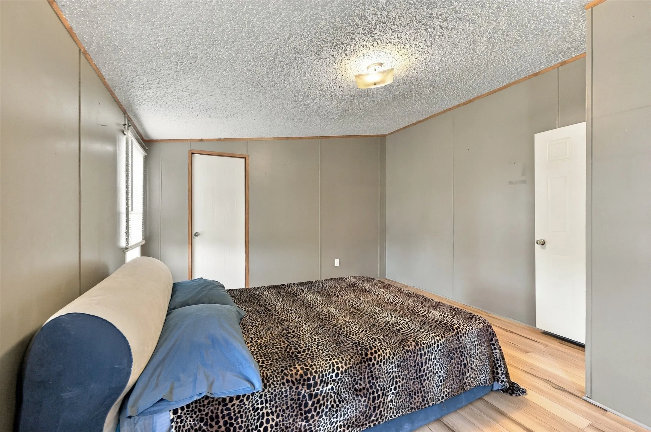 Manufactured Home For Sale in Grayson County , 3111 Preston Road, Denison, Texas 75020, 3 Bedroom, 2 Bathroom, Garage spaces, 2,120 Sqft, built in 2000, mls#21408593, Real Estate Agent in Denison, Homes For Sale in Grayson county, Homes For Sale in Denison, Realtor in Denison Texas, Real Estate Brokerage Independent Realty Texas, Luminita Cordes Realtor