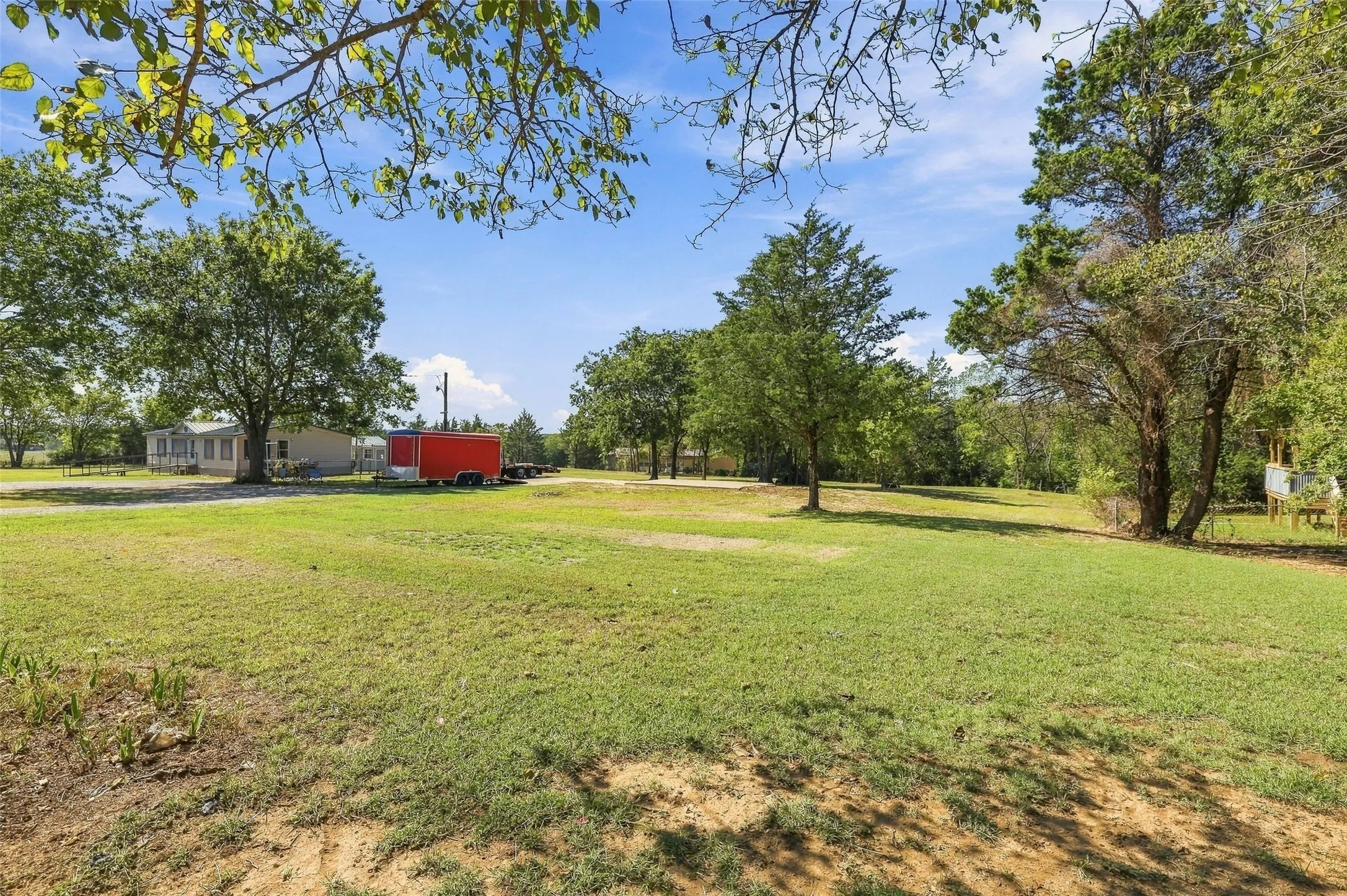 Manufactured Home For Sale in Grayson County , 3111 Preston Road, Denison, Texas 75020, 3 Bedroom, 2 Bathroom, Garage spaces, 2,120 Sqft, built in 2000, mls#21408593, Real Estate Agent in Denison, Homes For Sale in Grayson county, Homes For Sale in Denison, Realtor in Denison Texas, Real Estate Brokerage Independent Realty Texas, Luminita Cordes Realtor