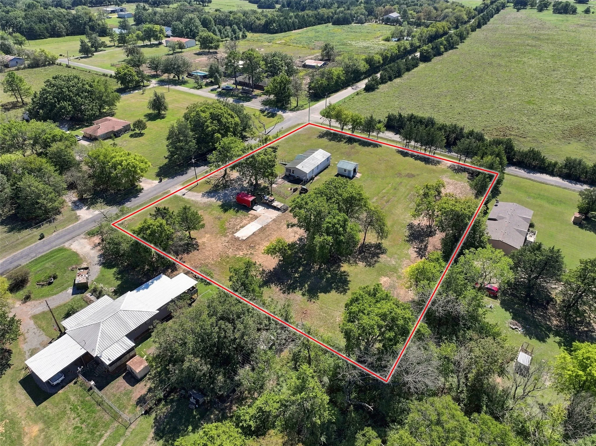 Manufactured Home For Sale in Grayson County , 3111 Preston Road, Denison, Texas 75020, 3 Bedroom, 2 Bathroom, Garage spaces, 2,120 Sqft, built in 2000, mls#21408593, Real Estate Agent in Denison, Homes For Sale in Grayson county, Homes For Sale in Denison, Realtor in Denison Texas, Real Estate Brokerage Independent Realty Texas, Luminita Cordes Realtor