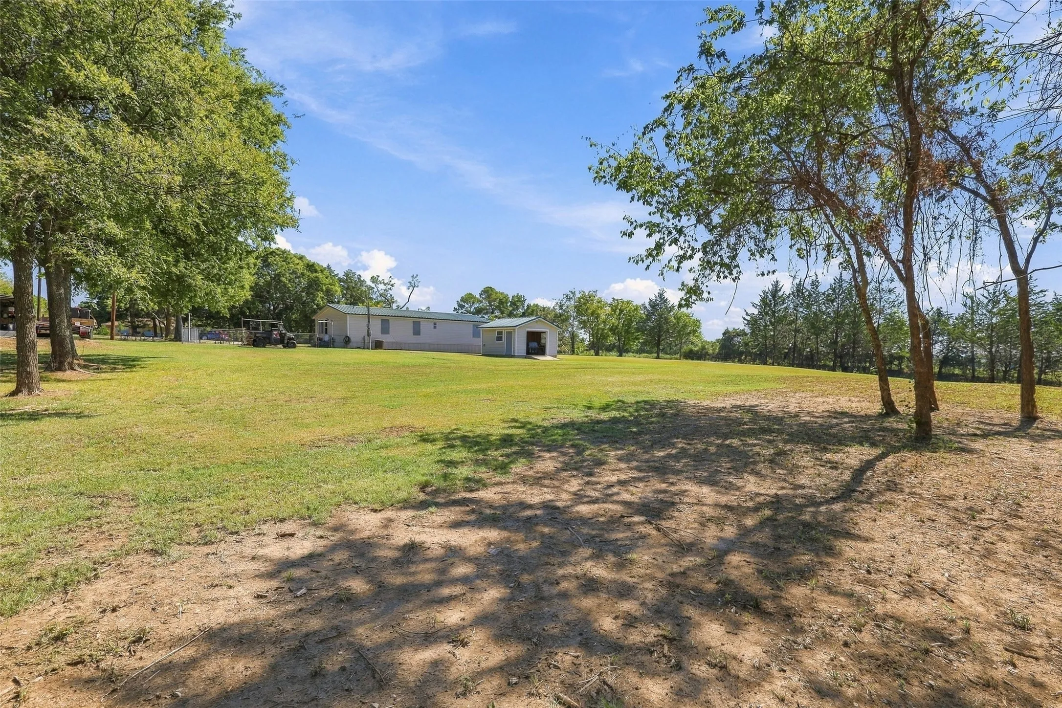 Manufactured Home For Sale in Grayson County , 3111 Preston Road, Denison, Texas 75020, 3 Bedroom, 2 Bathroom, Garage spaces, 2,120 Sqft, built in 2000, mls#21408593, Real Estate Agent in Denison, Homes For Sale in Grayson county, Homes For Sale in Denison, Realtor in Denison Texas, Real Estate Brokerage Independent Realty Texas, Luminita Cordes Realtor