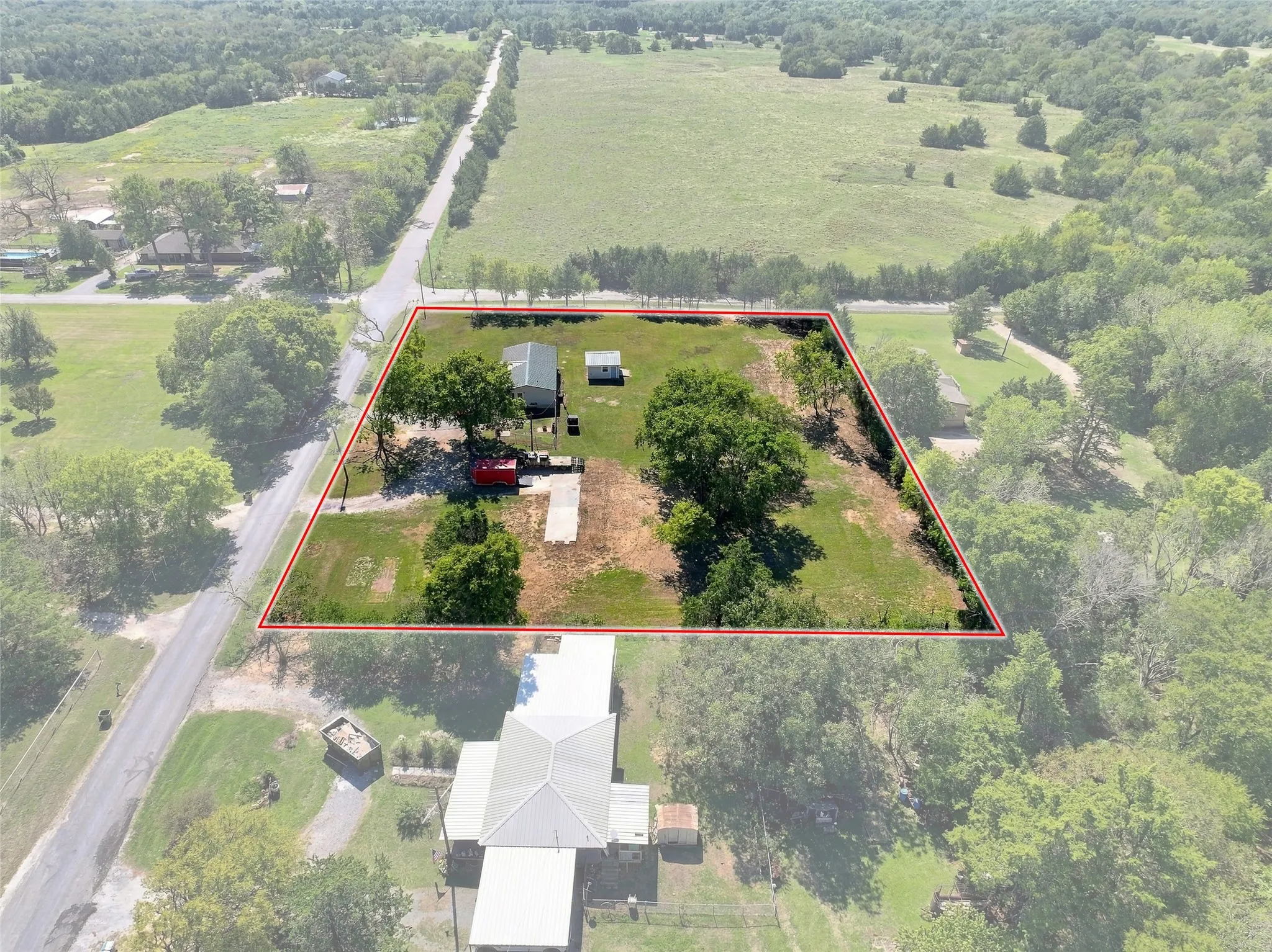 Manufactured Home For Sale in Grayson County , 3111 Preston Road, Denison, Texas 75020, 3 Bedroom, 2 Bathroom, Garage spaces, 2,120 Sqft, built in 2000, mls#21408593, Real Estate Agent in Denison, Homes For Sale in Grayson county, Homes For Sale in Denison, Realtor in Denison Texas, Real Estate Brokerage Independent Realty Texas, Luminita Cordes Realtor
