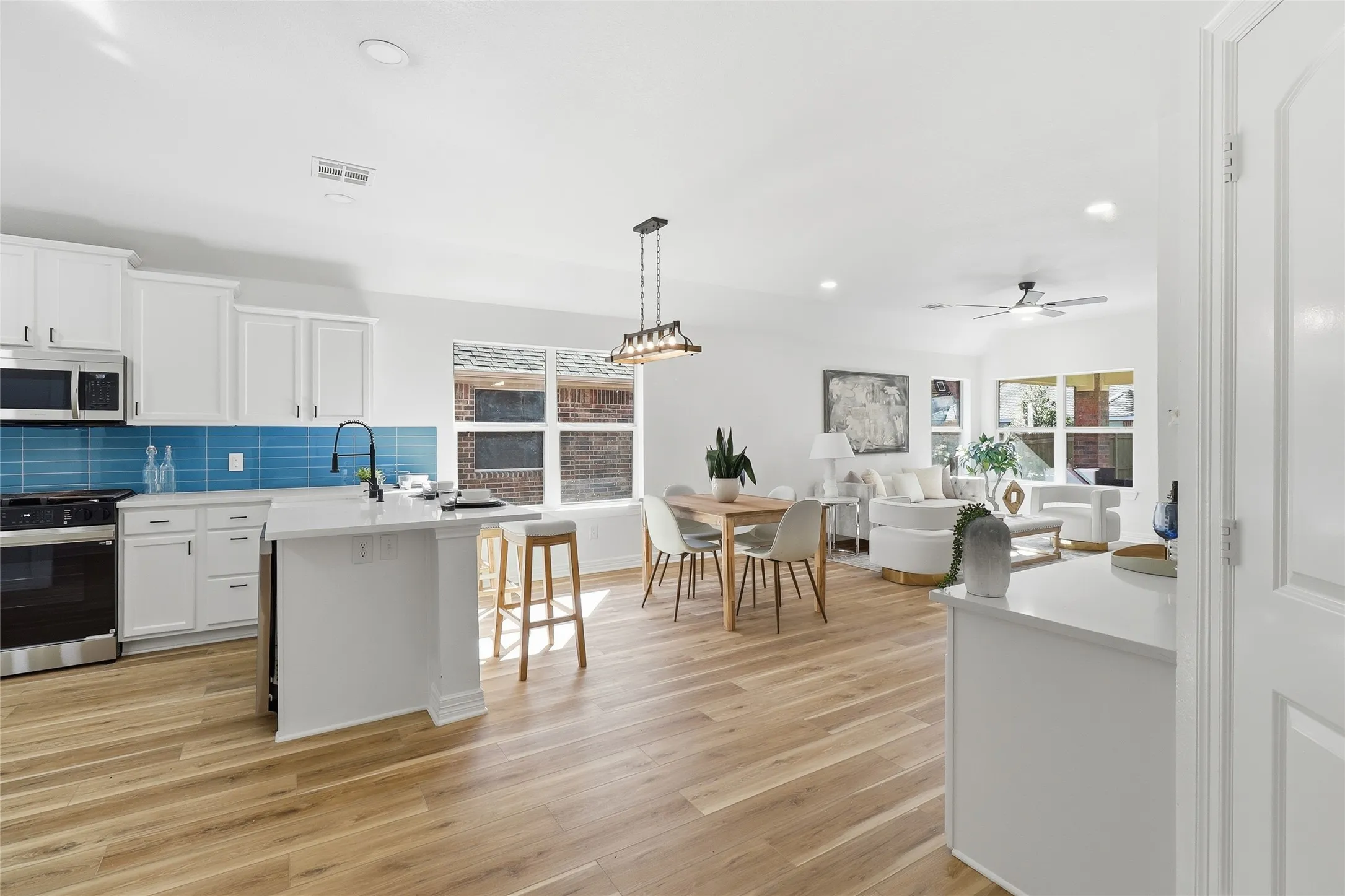 Single Family Residence For Sale in Collin County , 2909 Holly Lane, Wylie, Texas 75098, 4 Bedroom, 2 Bathroom, 2 Garage spaces, 2,178 Sqft, built in 2005, mls#21408626, Real Estate Agent in Wylie, Homes For Sale in Collin county, Homes For Sale in Wylie, Realtor in Wylie Texas, Real Estate Brokerage Independent Realty Texas, Luminita Cordes Realtor