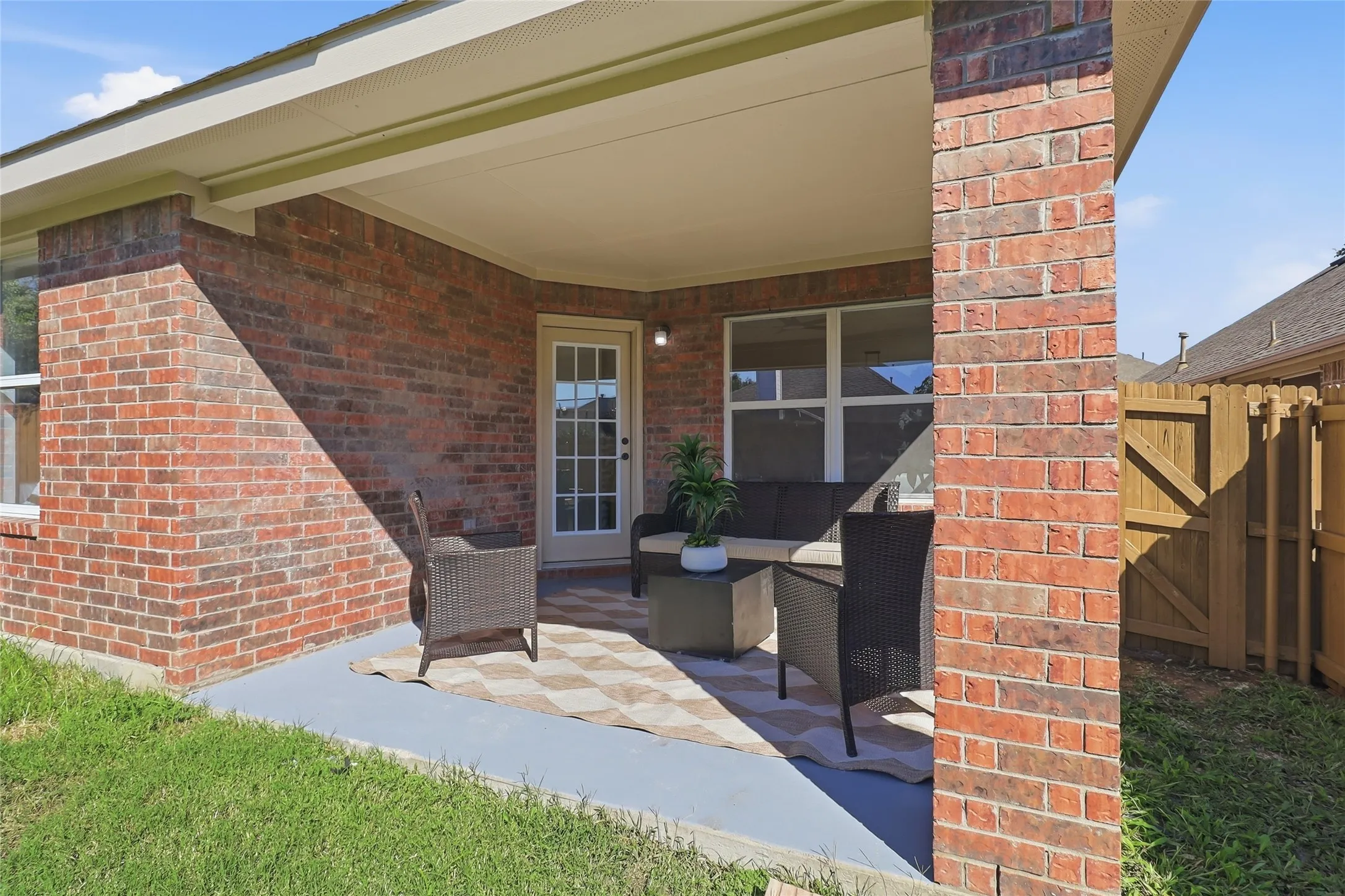Single Family Residence For Sale in Collin County , 2909 Holly Lane, Wylie, Texas 75098, 4 Bedroom, 2 Bathroom, 2 Garage spaces, 2,178 Sqft, built in 2005, mls#21408626, Real Estate Agent in Wylie, Homes For Sale in Collin county, Homes For Sale in Wylie, Realtor in Wylie Texas, Real Estate Brokerage Independent Realty Texas, Luminita Cordes Realtor
