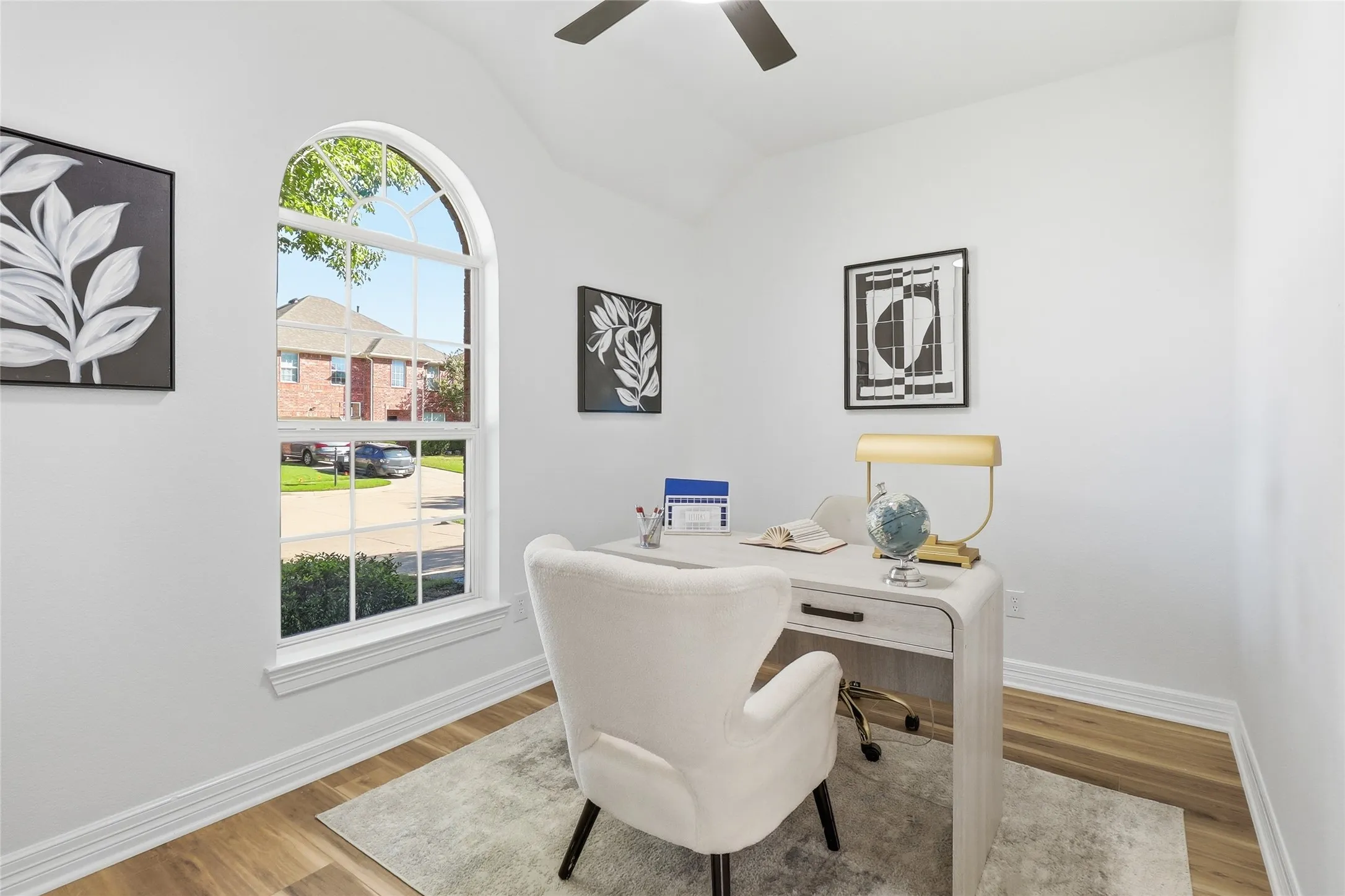 Single Family Residence For Sale in Collin County , 2909 Holly Lane, Wylie, Texas 75098, 4 Bedroom, 2 Bathroom, 2 Garage spaces, 2,178 Sqft, built in 2005, mls#21408626, Real Estate Agent in Wylie, Homes For Sale in Collin county, Homes For Sale in Wylie, Realtor in Wylie Texas, Real Estate Brokerage Independent Realty Texas, Luminita Cordes Realtor