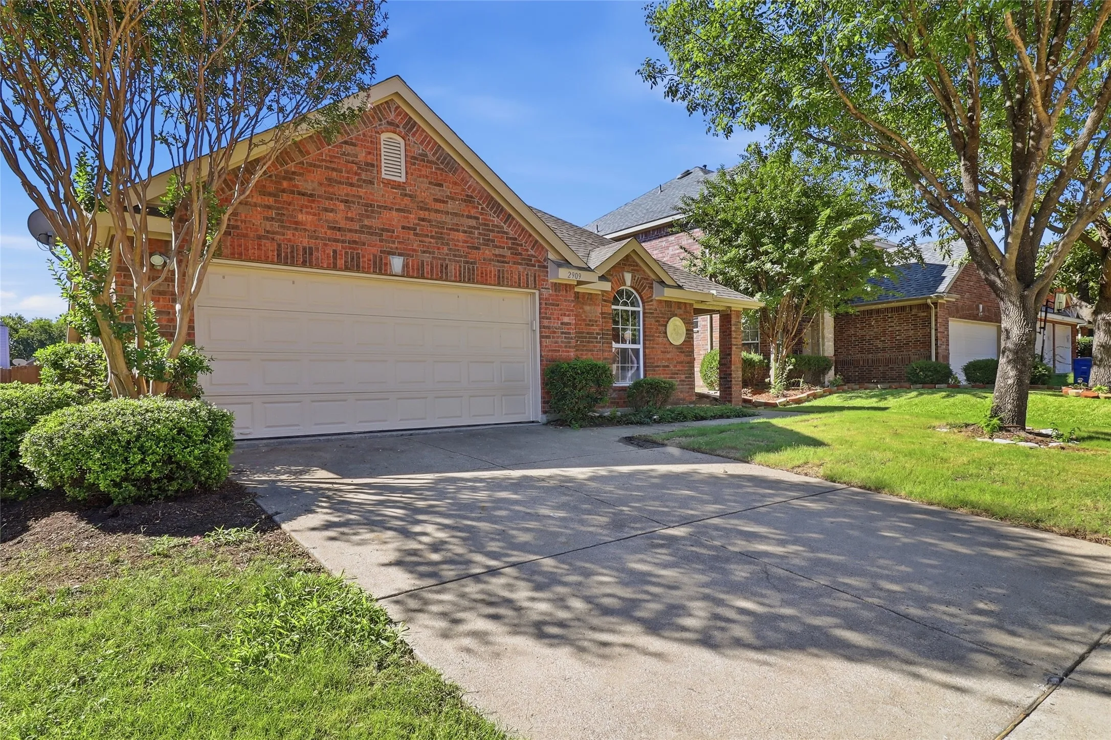 Single Family Residence For Sale in Collin County , 2909 Holly Lane, Wylie, Texas 75098, 4 Bedroom, 2 Bathroom, 2 Garage spaces, 2,178 Sqft, built in 2005, mls#21408626, Real Estate Agent in Wylie, Homes For Sale in Collin county, Homes For Sale in Wylie, Realtor in Wylie Texas, Real Estate Brokerage Independent Realty Texas, Luminita Cordes Realtor