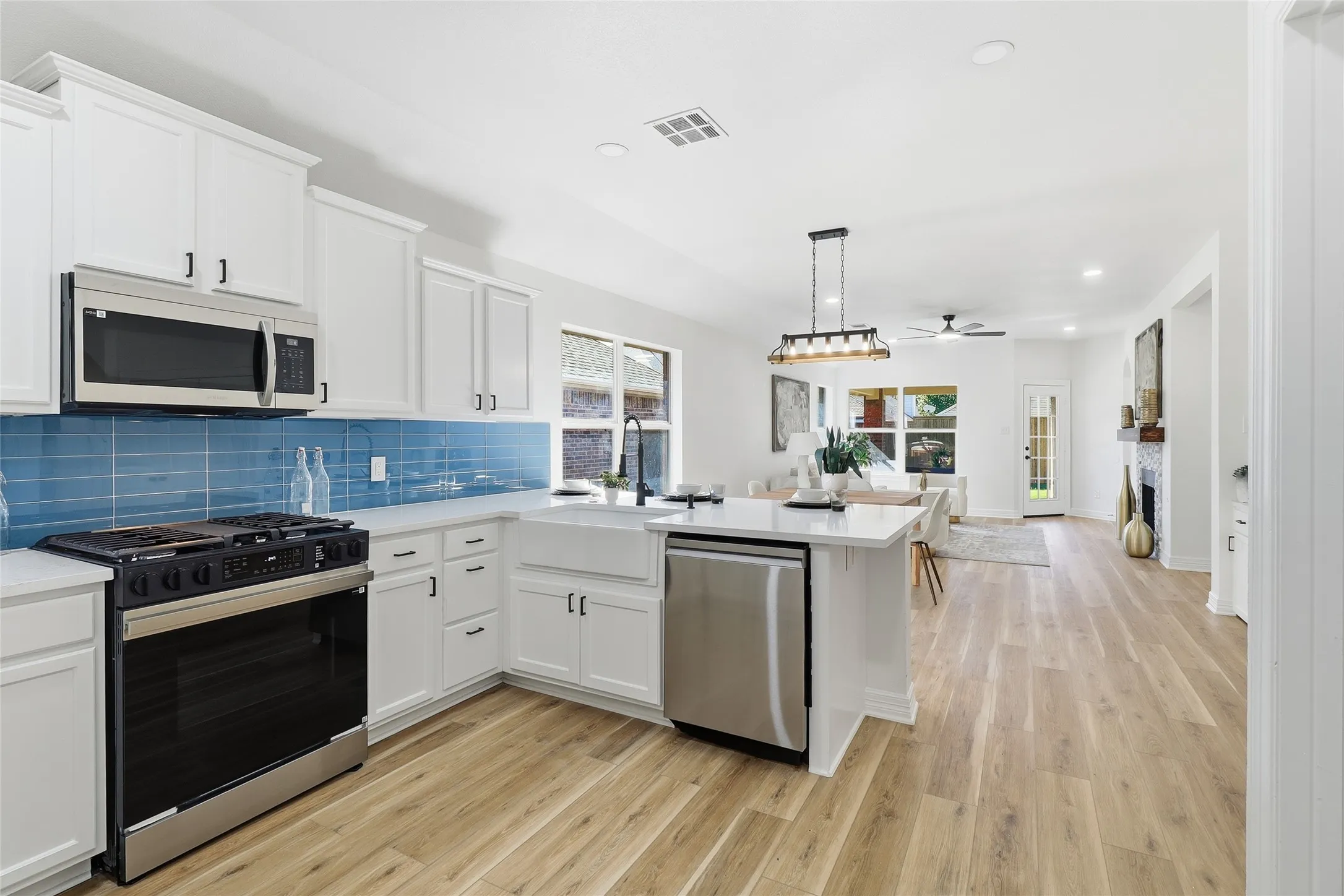 Single Family Residence For Sale in Collin County , 2909 Holly Lane, Wylie, Texas 75098, 4 Bedroom, 2 Bathroom, 2 Garage spaces, 2,178 Sqft, built in 2005, mls#21408626, Real Estate Agent in Wylie, Homes For Sale in Collin county, Homes For Sale in Wylie, Realtor in Wylie Texas, Real Estate Brokerage Independent Realty Texas, Luminita Cordes Realtor
