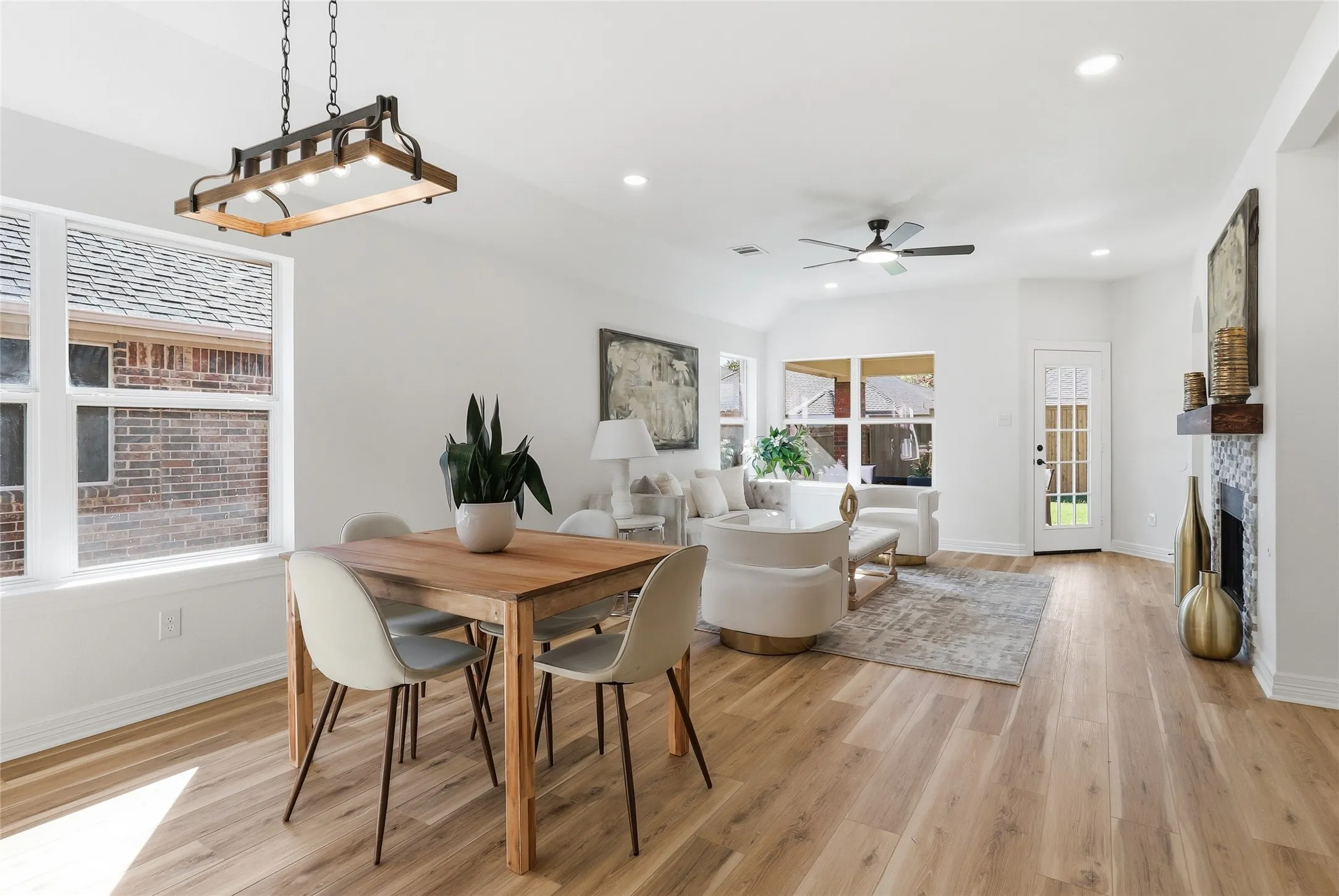 Single Family Residence For Sale in Collin County , 2909 Holly Lane, Wylie, Texas 75098, 4 Bedroom, 2 Bathroom, 2 Garage spaces, 2,178 Sqft, built in 2005, mls#21408626, Real Estate Agent in Wylie, Homes For Sale in Collin county, Homes For Sale in Wylie, Realtor in Wylie Texas, Real Estate Brokerage Independent Realty Texas, Luminita Cordes Realtor