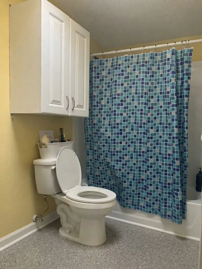 Mobile Home For Sale in Henderson County , 210 E Shadowwood, Gun Barrel City, Texas 75156, 3 Bedroom, 2 Bathroom, Garage spaces, 1,120 Sqft, built in 2002, mls#21408617, Real Estate Agent in Gun Barrel City, Homes For Sale in Henderson county, Homes For Sale in Gun Barrel City, Realtor in Gun Barrel City Texas, Real Estate Brokerage Independent Realty Texas, Luminita Cordes Realtor