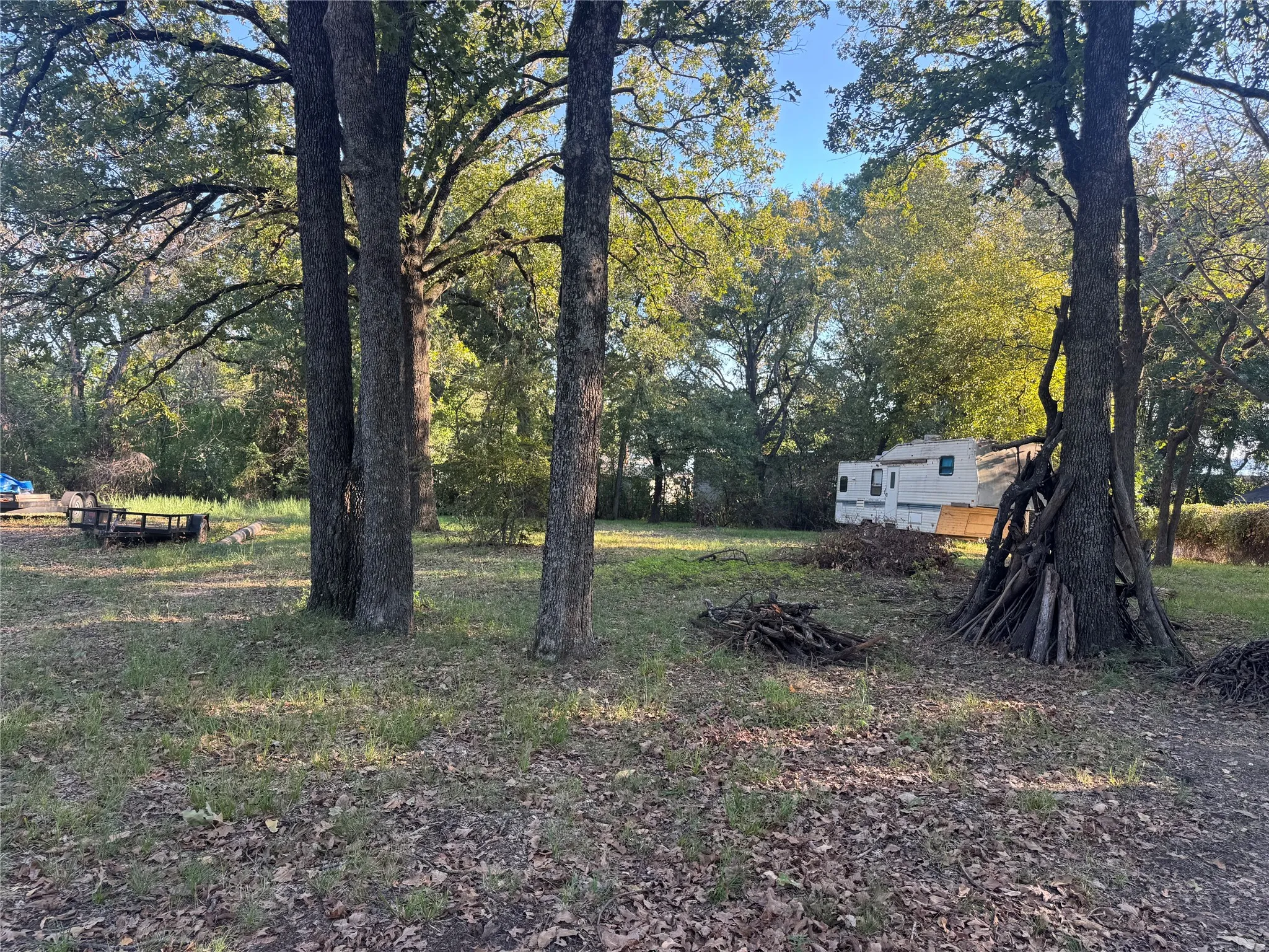 Single Family Residence For Sale in Henderson County , 115 Seaside Drive, Gun Barrel City, Texas 75156, 2 Bedroom, 1 Bathroom, Garage spaces, 1,092 Sqft, built in 1995, mls#21408520, Real Estate Agent in Gun Barrel City, Homes For Sale in Henderson county, Homes For Sale in Gun Barrel City, Realtor in Gun Barrel City Texas, Real Estate Brokerage Independent Realty Texas, Luminita Cordes Realtor