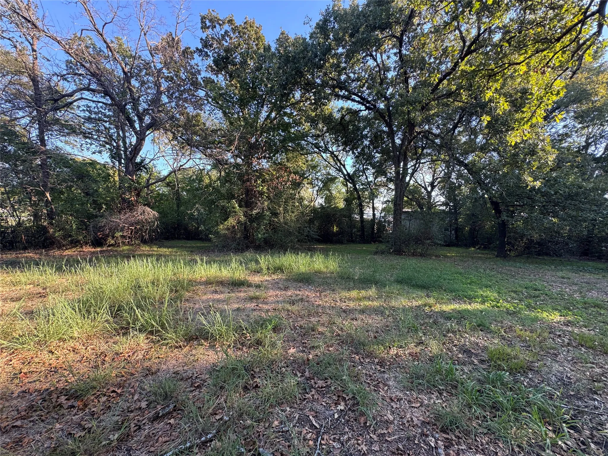 Single Family Residence For Sale in Henderson County , 115 Seaside Drive, Gun Barrel City, Texas 75156, 2 Bedroom, 1 Bathroom, Garage spaces, 1,092 Sqft, built in 1995, mls#21408520, Real Estate Agent in Gun Barrel City, Homes For Sale in Henderson county, Homes For Sale in Gun Barrel City, Realtor in Gun Barrel City Texas, Real Estate Brokerage Independent Realty Texas, Luminita Cordes Realtor