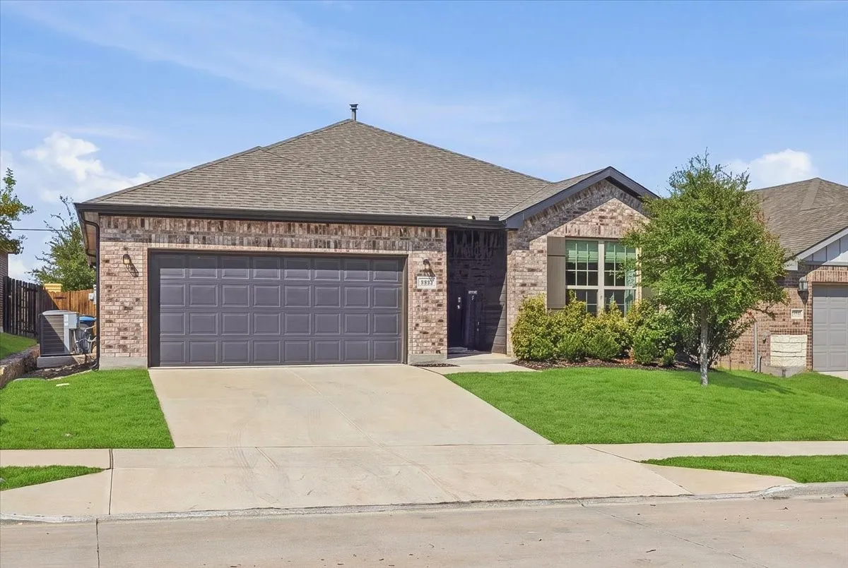 Single Family Residence For Rent in Tarrant County , 10920 Elata Drive, Fort Worth, Texas 76108, 4 Bedroom, 2 Bathroom, 2 Garage spaces, 1,924 Sqft, built in 2022, mls#21408612, Real Estate Agent in Fort Worth, Homes For Rent in Tarrant county, Homes For Rent in Fort Worth, Realtor in Fort Worth Texas, Real Estate Brokerage Independent Realty Texas, Luminita Cordes Realtor