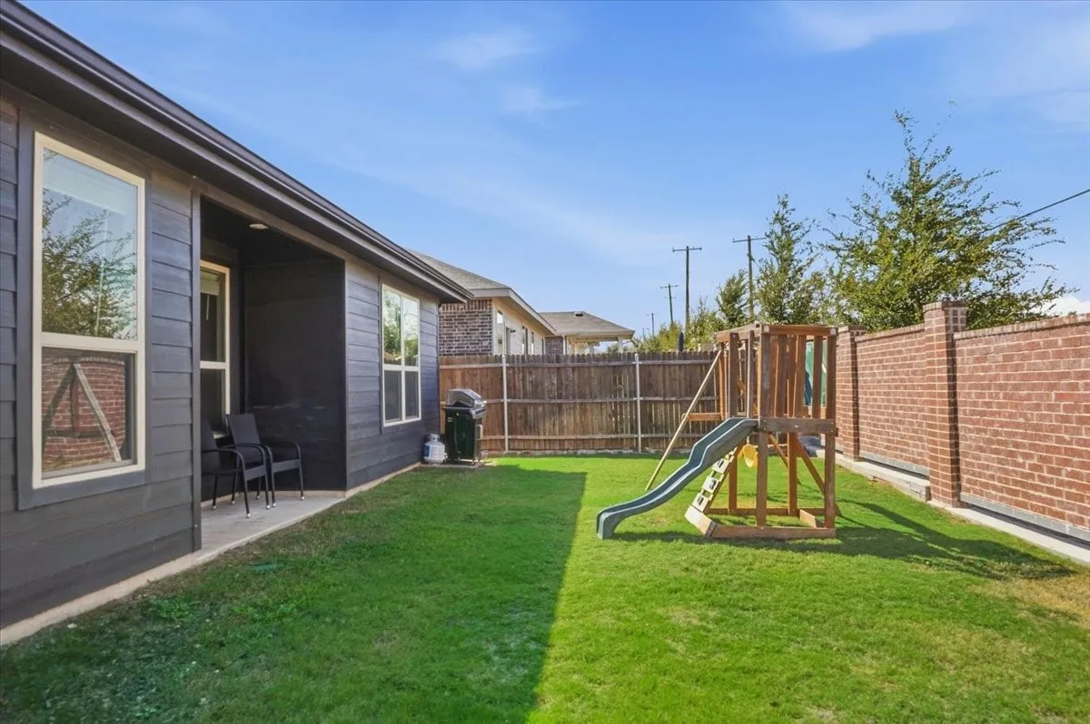 Single Family Residence For Rent in Tarrant County , 10920 Elata Drive, Fort Worth, Texas 76108, 4 Bedroom, 2 Bathroom, 2 Garage spaces, 1,924 Sqft, built in 2022, mls#21408612, Real Estate Agent in Fort Worth, Homes For Rent in Tarrant county, Homes For Rent in Fort Worth, Realtor in Fort Worth Texas, Real Estate Brokerage Independent Realty Texas, Luminita Cordes Realtor