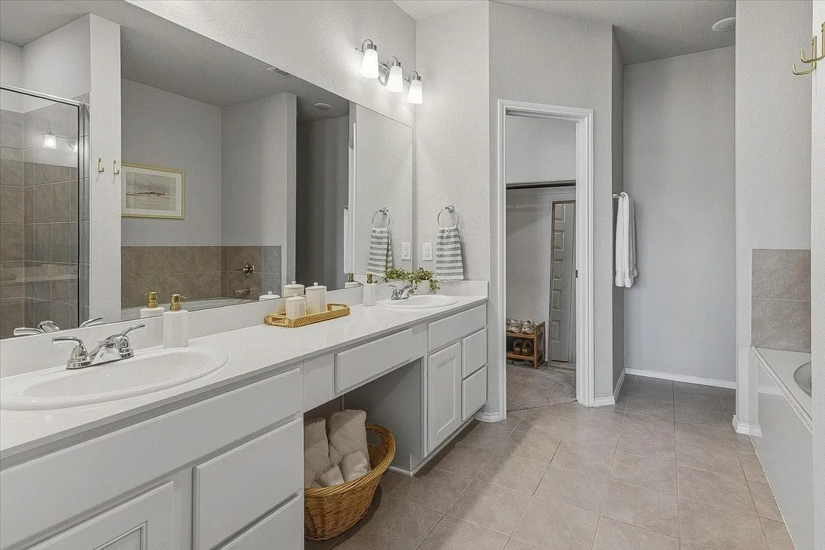 Single Family Residence For Rent in Tarrant County , 10920 Elata Drive, Fort Worth, Texas 76108, 4 Bedroom, 2 Bathroom, 2 Garage spaces, 1,924 Sqft, built in 2022, mls#21408612, Real Estate Agent in Fort Worth, Homes For Rent in Tarrant county, Homes For Rent in Fort Worth, Realtor in Fort Worth Texas, Real Estate Brokerage Independent Realty Texas, Luminita Cordes Realtor
