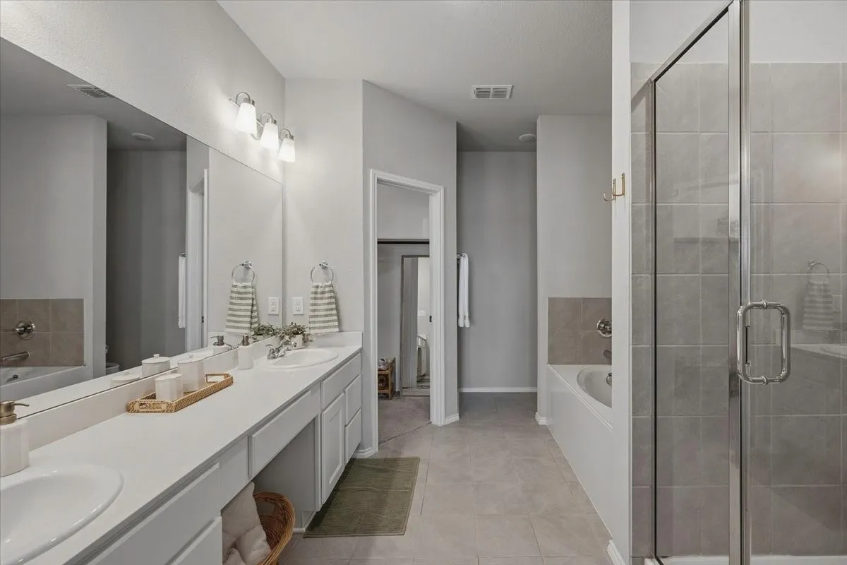 Single Family Residence For Rent in Tarrant County , 10920 Elata Drive, Fort Worth, Texas 76108, 4 Bedroom, 2 Bathroom, 2 Garage spaces, 1,924 Sqft, built in 2022, mls#21408612, Real Estate Agent in Fort Worth, Homes For Rent in Tarrant county, Homes For Rent in Fort Worth, Realtor in Fort Worth Texas, Real Estate Brokerage Independent Realty Texas, Luminita Cordes Realtor