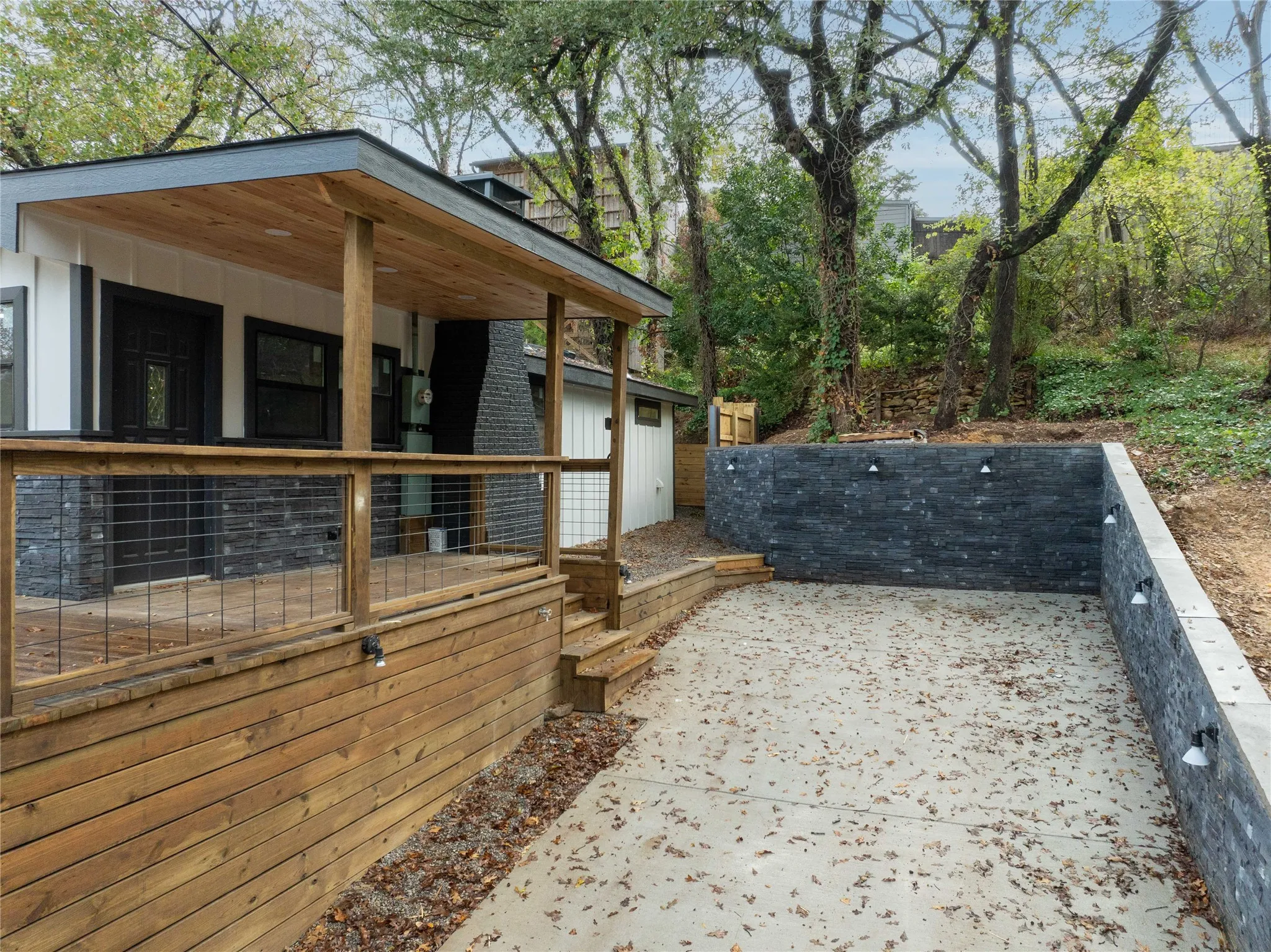 Single Family Residence For Rent in Grayson County , 491 Black Forest Drive, Pottsboro, Texas 75076, 3 Bedroom, 3 Bathroom, Garage spaces, 1,720 Sqft, built in 1972, mls#21408528, Real Estate Agent in Pottsboro, Homes For Rent in Grayson county, Homes For Rent in Pottsboro, Realtor in Pottsboro Texas, Real Estate Brokerage Independent Realty Texas, Luminita Cordes Realtor
