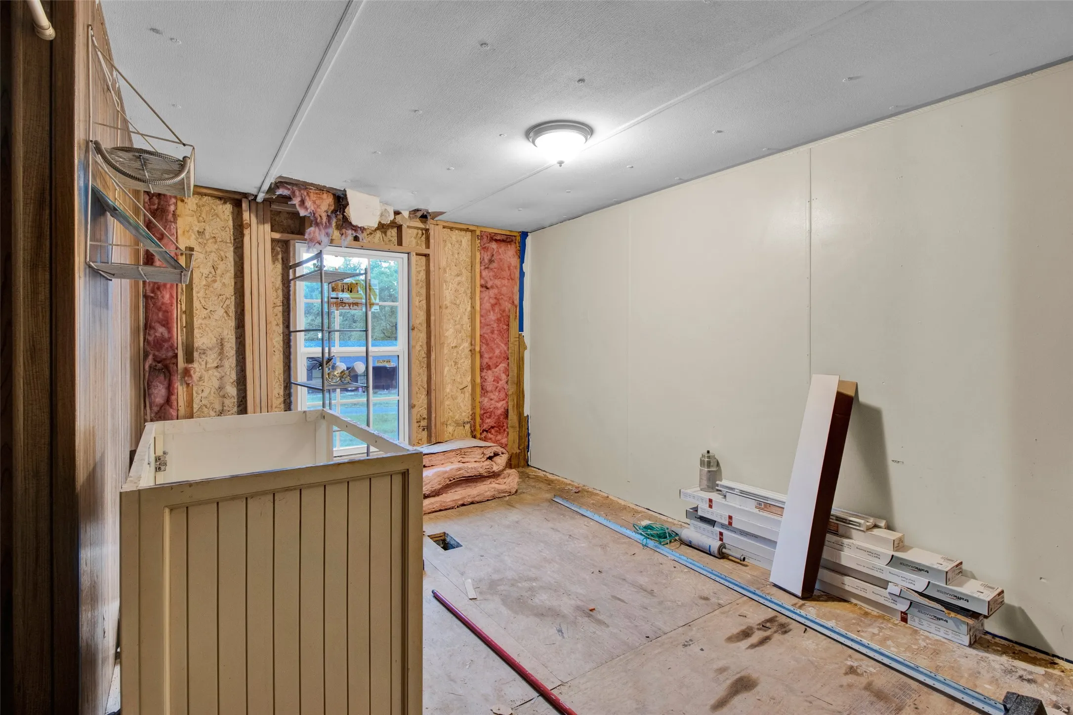 Mobile Home For Sale in Upshur County , 6836 Myrtlewood Trail, Gilmer, Texas 75645, 3 Bedroom, 2 Bathroom, Garage spaces, 1,216 Sqft, built in 1985, mls#21408634, Real Estate Agent in Gilmer, Homes For Sale in Upshur county, Homes For Sale in Gilmer, Realtor in Gilmer Texas, Real Estate Brokerage Independent Realty Texas, Luminita Cordes Realtor