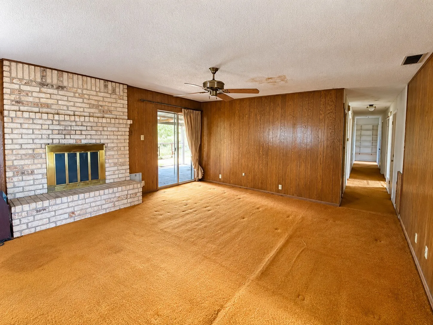 Farm For Sale in Fannin County , 6520 Fm 274, Ravenna, Texas 75476, 4 Bedroom, 2 Bathroom, 4 Garage spaces, 2,480 Sqft, built in 1972, mls#21405818, Real Estate Agent in Ravenna, Homes For Sale in Fannin county, Homes For Sale in Ravenna, Realtor in Ravenna Texas, Real Estate Brokerage Independent Realty Texas, Luminita Cordes Realtor