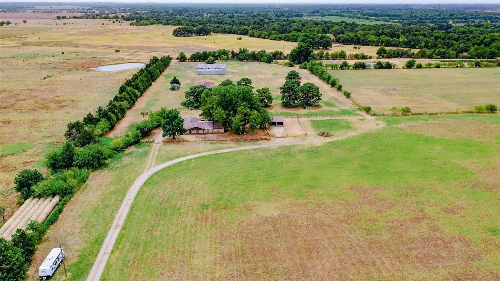 Farm For Sale in Fannin County , 6520 Fm 274, Ravenna, Texas 75476, 4 Bedroom, 2 Bathroom, 4 Garage spaces, 2,480 Sqft, built in 1972, mls#21405818, Real Estate Agent in Ravenna, Homes For Sale in Fannin county, Homes For Sale in Ravenna, Realtor in Ravenna Texas, Real Estate Brokerage Independent Realty Texas, Luminita Cordes Realtor