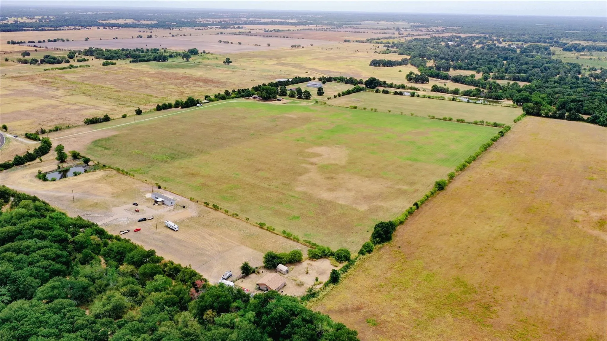 Farm For Sale in Fannin County , 6520 Fm 274, Ravenna, Texas 75476, 4 Bedroom, 2 Bathroom, 4 Garage spaces, 2,480 Sqft, built in 1972, mls#21405818, Real Estate Agent in Ravenna, Homes For Sale in Fannin county, Homes For Sale in Ravenna, Realtor in Ravenna Texas, Real Estate Brokerage Independent Realty Texas, Luminita Cordes Realtor