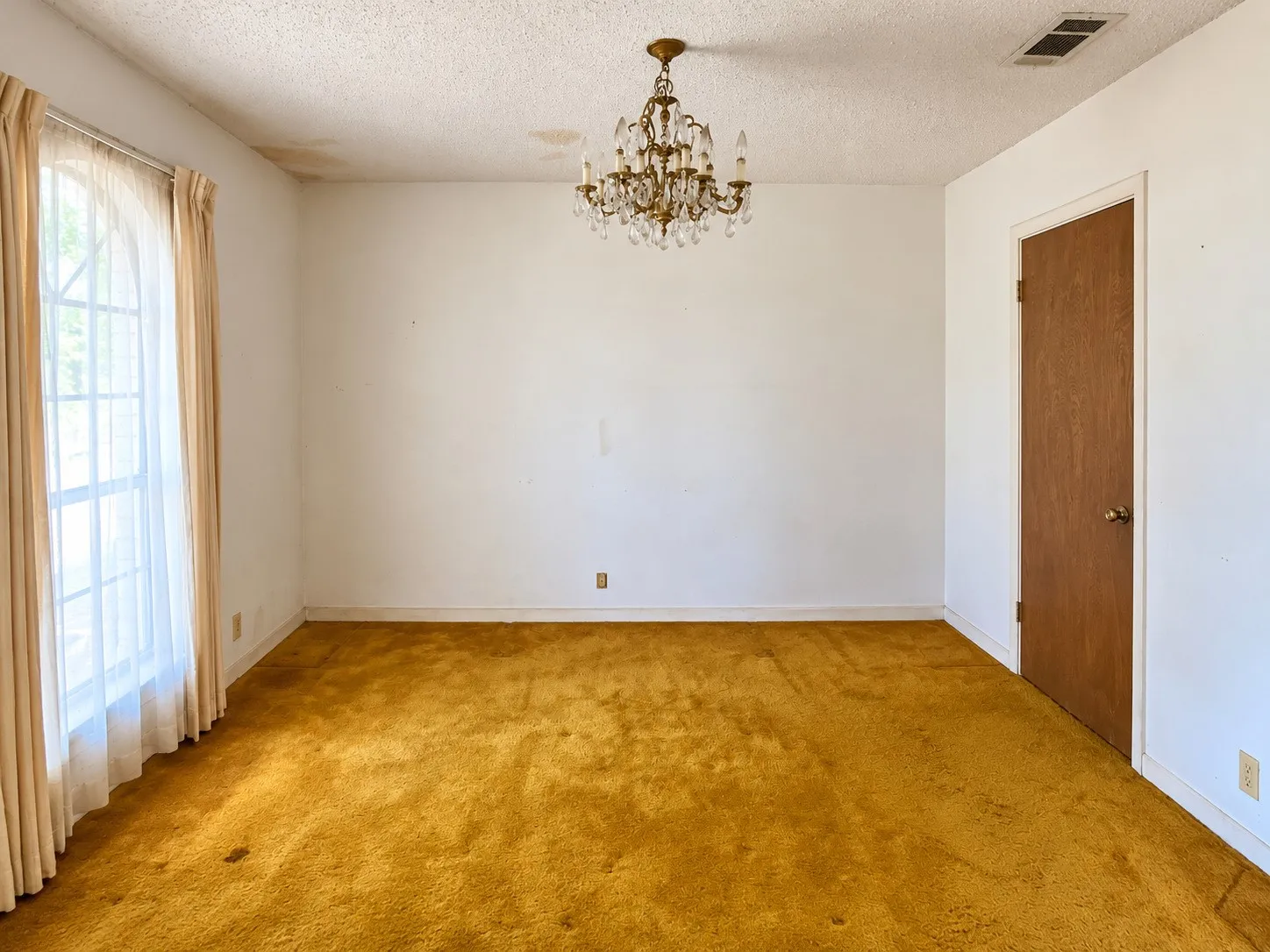 Farm For Sale in Fannin County , 6520 Fm 274, Ravenna, Texas 75476, 4 Bedroom, 2 Bathroom, 4 Garage spaces, 2,480 Sqft, built in 1972, mls#21405818, Real Estate Agent in Ravenna, Homes For Sale in Fannin county, Homes For Sale in Ravenna, Realtor in Ravenna Texas, Real Estate Brokerage Independent Realty Texas, Luminita Cordes Realtor