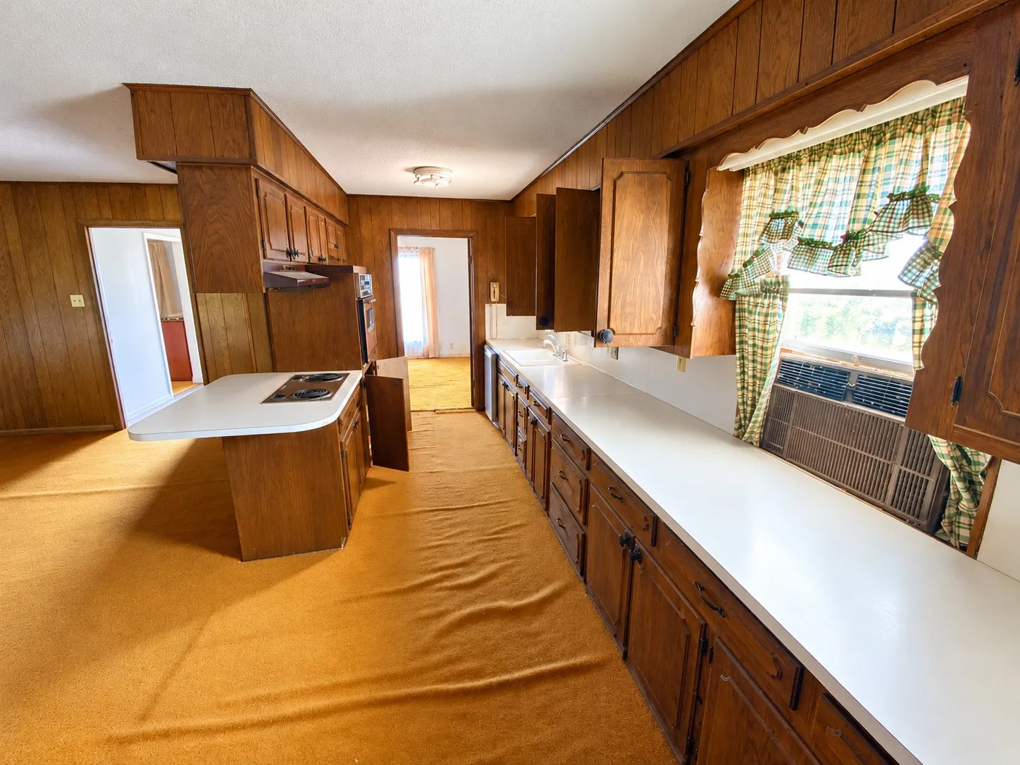 Farm For Sale in Fannin County , 6520 Fm 274, Ravenna, Texas 75476, 4 Bedroom, 2 Bathroom, 4 Garage spaces, 2,480 Sqft, built in 1972, mls#21405818, Real Estate Agent in Ravenna, Homes For Sale in Fannin county, Homes For Sale in Ravenna, Realtor in Ravenna Texas, Real Estate Brokerage Independent Realty Texas, Luminita Cordes Realtor