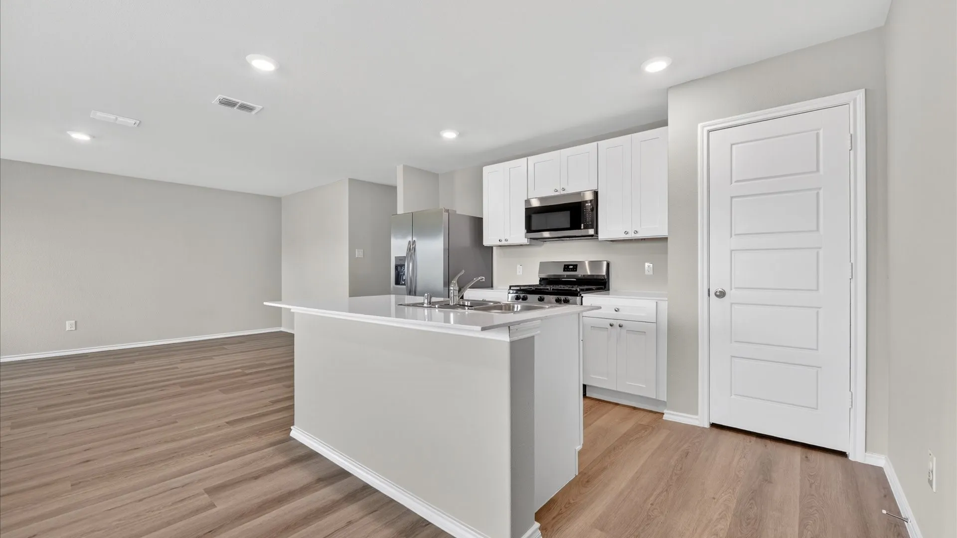 Single Family Residence For Sale in Johnson County , 336 WAYLAND Street, Keene, Texas 76059, 5 Bedroom, 2 Bathroom, 2 Garage spaces, 1,927 Sqft, built in 2026, mls#21406787, Real Estate Agent in Keene, Homes For Sale in Johnson county, Homes For Sale in Keene, Realtor in Keene Texas, Real Estate Brokerage Independent Realty Texas, Luminita Cordes Realtor