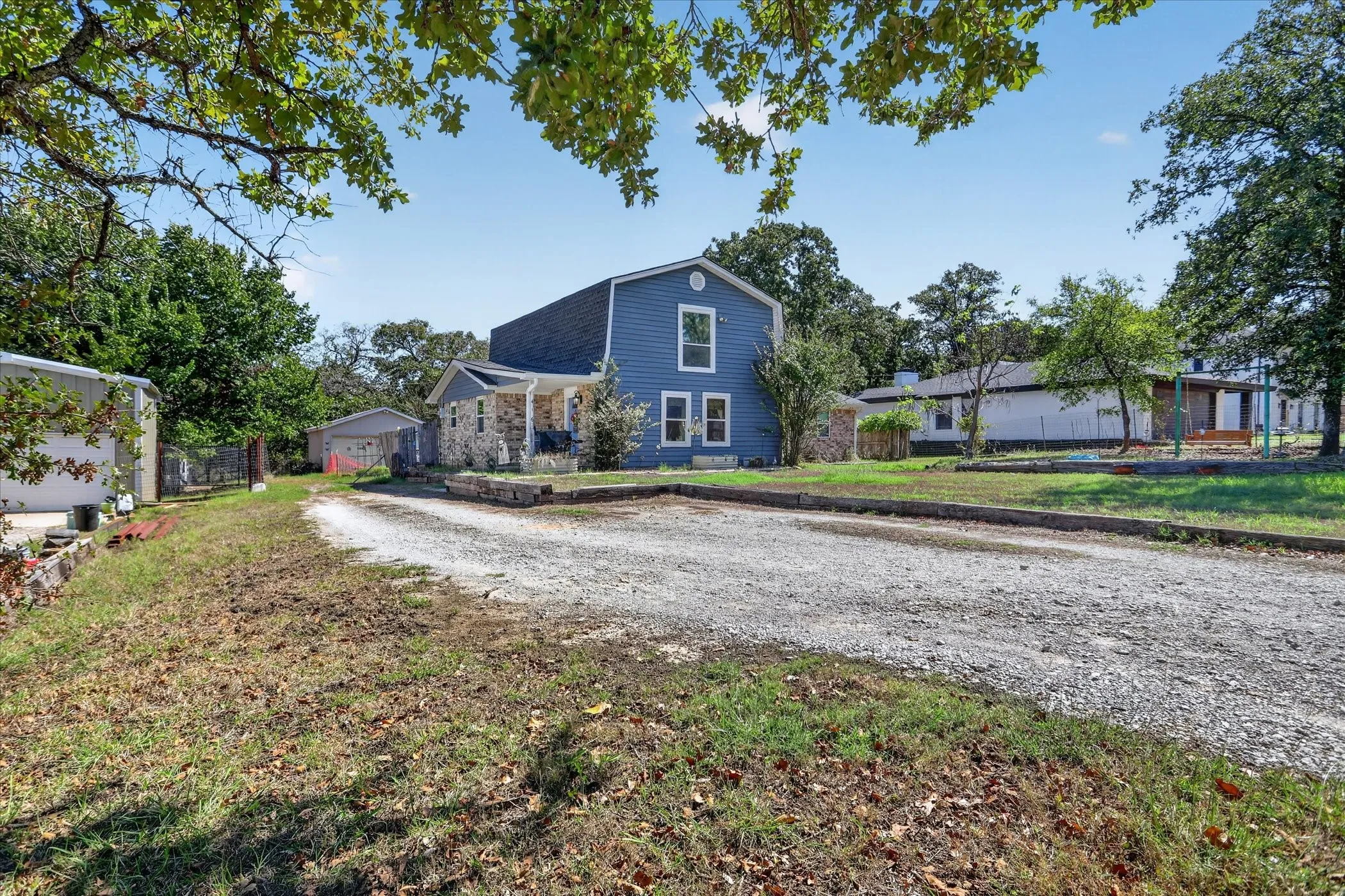 Single Family Residence For Sale in Parker County , 416 Cedarwood Street, Azle, Texas 76020, 3 Bedroom, 2 Bathroom, 2 Garage spaces, 1,947 Sqft, built in 1986, mls#21408628, Real Estate Agent in Azle, Homes For Sale in Parker county, Homes For Sale in Azle, Realtor in Azle Texas, Real Estate Brokerage Independent Realty Texas, Luminita Cordes Realtor