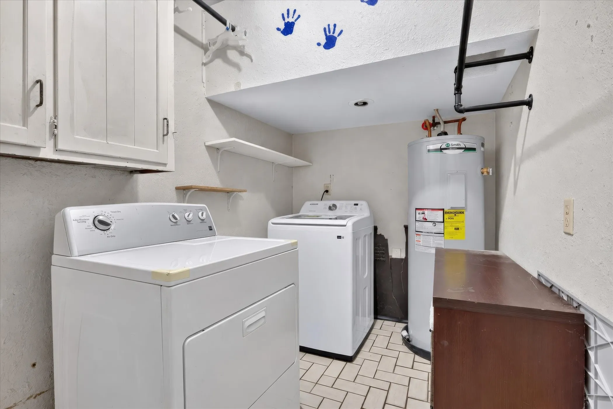 Single Family Residence For Sale in Parker County , 416 Cedarwood Street, Azle, Texas 76020, 3 Bedroom, 2 Bathroom, 2 Garage spaces, 1,947 Sqft, built in 1986, mls#21408628, Real Estate Agent in Azle, Homes For Sale in Parker county, Homes For Sale in Azle, Realtor in Azle Texas, Real Estate Brokerage Independent Realty Texas, Luminita Cordes Realtor