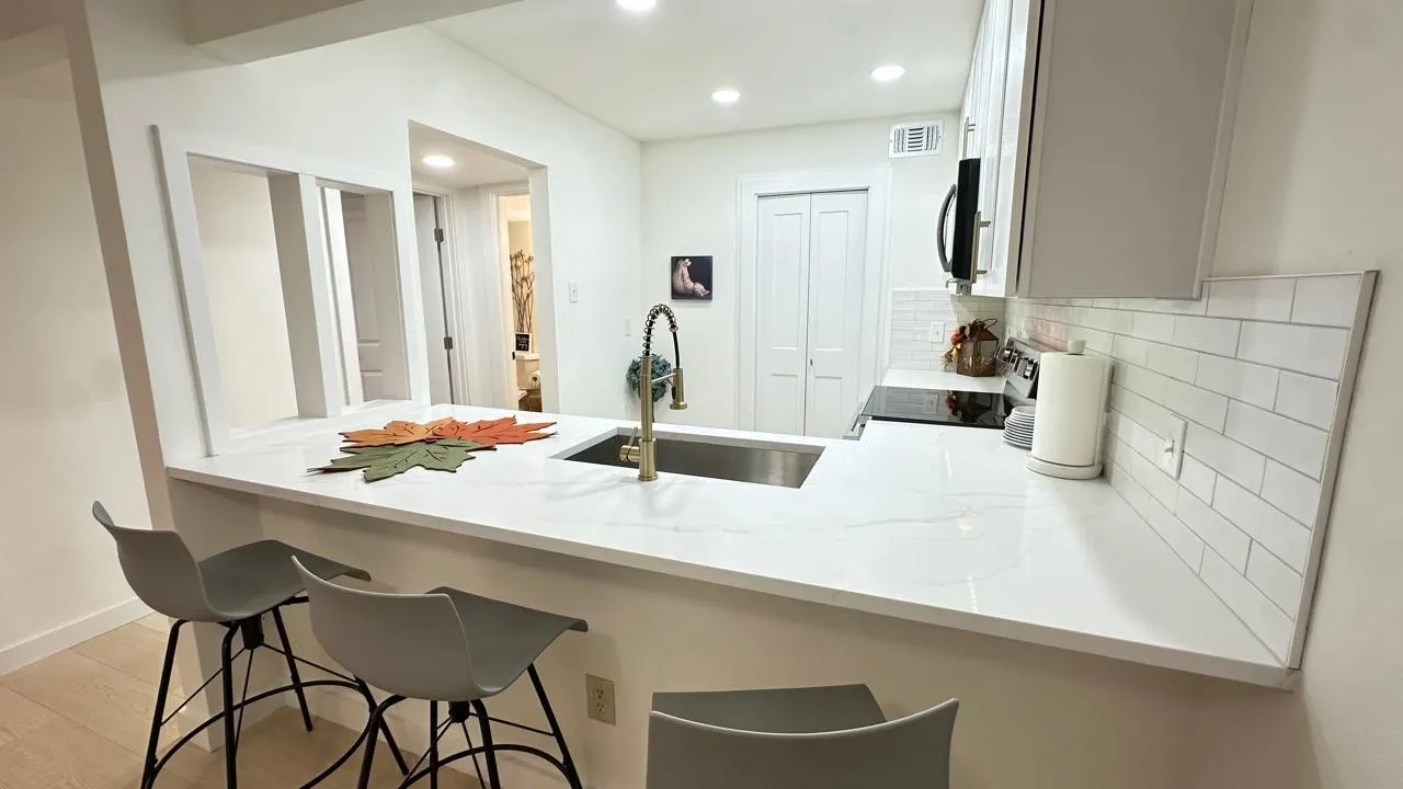 Condominium For Sale in Collin County , 18333 Roehampton Drive 322, Dallas, Texas 75252, 2 Bedroom, 1 Bathroom, Garage spaces, 737 Sqft, built in 1985, mls#21408640, Real Estate Agent in Dallas, Homes For Sale in Collin county, Homes For Sale in Dallas, Realtor in Dallas Texas, Real Estate Brokerage Independent Realty Texas, Luminita Cordes Realtor