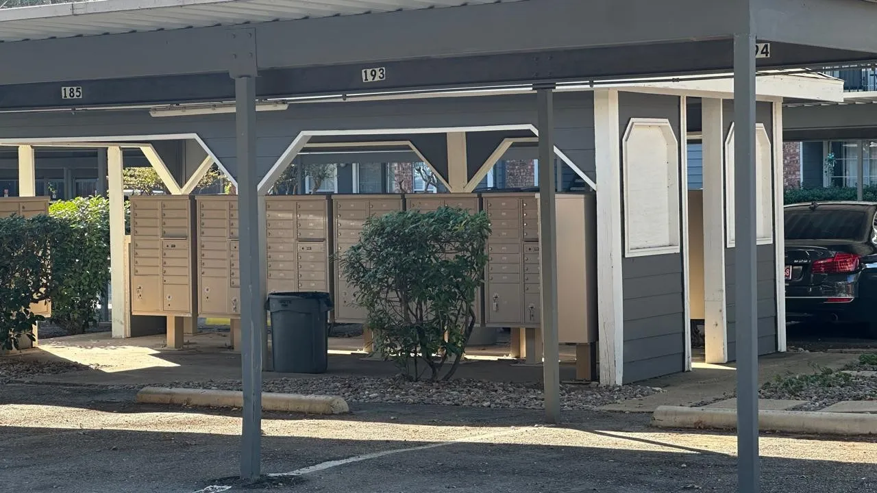 Condominium For Sale in Collin County , 18333 Roehampton Drive 322, Dallas, Texas 75252, 2 Bedroom, 1 Bathroom, Garage spaces, 737 Sqft, built in 1985, mls#21408640, Real Estate Agent in Dallas, Homes For Sale in Collin county, Homes For Sale in Dallas, Realtor in Dallas Texas, Real Estate Brokerage Independent Realty Texas, Luminita Cordes Realtor