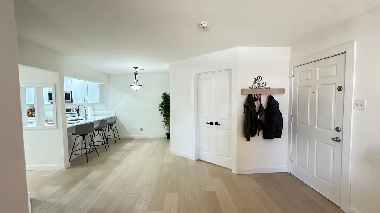 Condominium For Sale in Collin County , 18333 Roehampton Drive 322, Dallas, Texas 75252, 2 Bedroom, 1 Bathroom, Garage spaces, 737 Sqft, built in 1985, mls#21408640, Real Estate Agent in Dallas, Homes For Sale in Collin county, Homes For Sale in Dallas, Realtor in Dallas Texas, Real Estate Brokerage Independent Realty Texas, Luminita Cordes Realtor