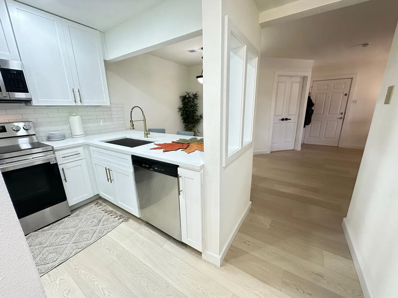 Condominium For Sale in Collin County , 18333 Roehampton Drive 322, Dallas, Texas 75252, 2 Bedroom, 1 Bathroom, Garage spaces, 737 Sqft, built in 1985, mls#21408640, Real Estate Agent in Dallas, Homes For Sale in Collin county, Homes For Sale in Dallas, Realtor in Dallas Texas, Real Estate Brokerage Independent Realty Texas, Luminita Cordes Realtor