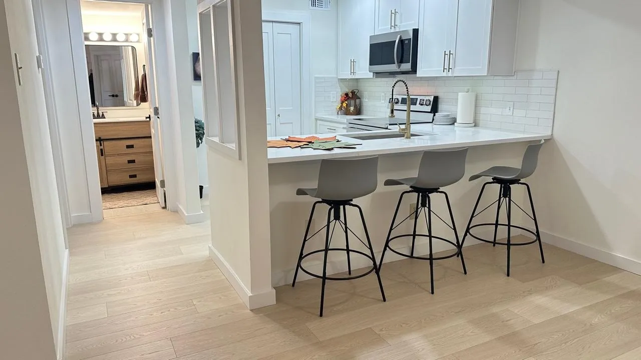 Condominium For Sale in Collin County , 18333 Roehampton Drive 322, Dallas, Texas 75252, 2 Bedroom, 1 Bathroom, Garage spaces, 737 Sqft, built in 1985, mls#21408640, Real Estate Agent in Dallas, Homes For Sale in Collin county, Homes For Sale in Dallas, Realtor in Dallas Texas, Real Estate Brokerage Independent Realty Texas, Luminita Cordes Realtor