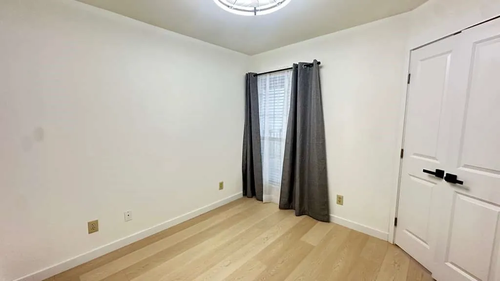 Condominium For Sale in Collin County , 18333 Roehampton Drive 322, Dallas, Texas 75252, 2 Bedroom, 1 Bathroom, Garage spaces, 737 Sqft, built in 1985, mls#21408640, Real Estate Agent in Dallas, Homes For Sale in Collin county, Homes For Sale in Dallas, Realtor in Dallas Texas, Real Estate Brokerage Independent Realty Texas, Luminita Cordes Realtor