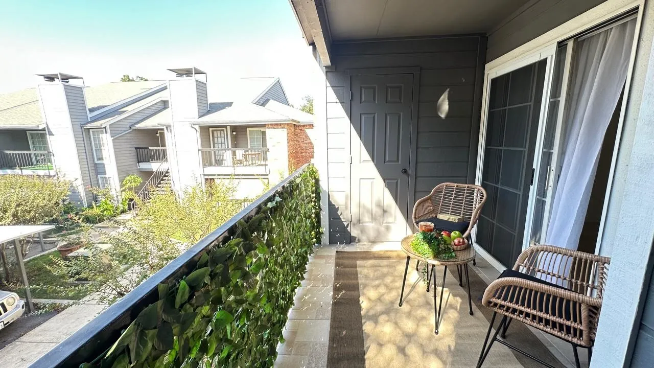 Condominium For Sale in Collin County , 18333 Roehampton Drive 322, Dallas, Texas 75252, 2 Bedroom, 1 Bathroom, Garage spaces, 737 Sqft, built in 1985, mls#21408640, Real Estate Agent in Dallas, Homes For Sale in Collin county, Homes For Sale in Dallas, Realtor in Dallas Texas, Real Estate Brokerage Independent Realty Texas, Luminita Cordes Realtor