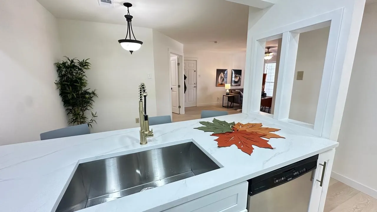 Condominium For Sale in Collin County , 18333 Roehampton Drive 322, Dallas, Texas 75252, 2 Bedroom, 1 Bathroom, Garage spaces, 737 Sqft, built in 1985, mls#21408640, Real Estate Agent in Dallas, Homes For Sale in Collin county, Homes For Sale in Dallas, Realtor in Dallas Texas, Real Estate Brokerage Independent Realty Texas, Luminita Cordes Realtor