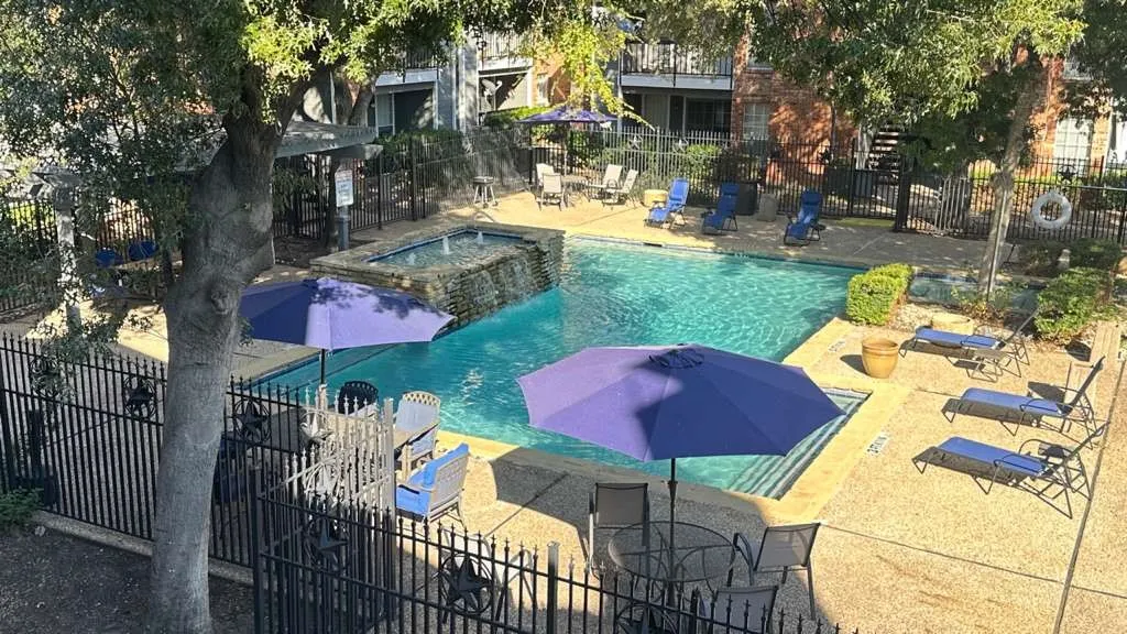 Condominium For Sale in Collin County , 18333 Roehampton Drive 322, Dallas, Texas 75252, 2 Bedroom, 1 Bathroom, Garage spaces, 737 Sqft, built in 1985, mls#21408640, Real Estate Agent in Dallas, Homes For Sale in Collin county, Homes For Sale in Dallas, Realtor in Dallas Texas, Real Estate Brokerage Independent Realty Texas, Luminita Cordes Realtor