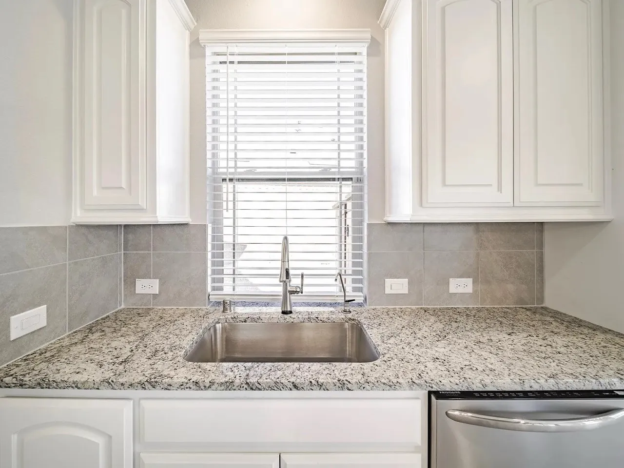 Single Family Residence For Rent in Collin County , 3420 Cotton Mill Road, Celina, Texas 75009, 5 Bedroom, 4 Bathroom, 2 Garage spaces, 3,784 Sqft, built in 2021, mls#21408647, Real Estate Agent in Celina, Homes For Rent in Collin county, Homes For Rent in Celina, Realtor in Celina Texas, Real Estate Brokerage Independent Realty Texas, Luminita Cordes Realtor