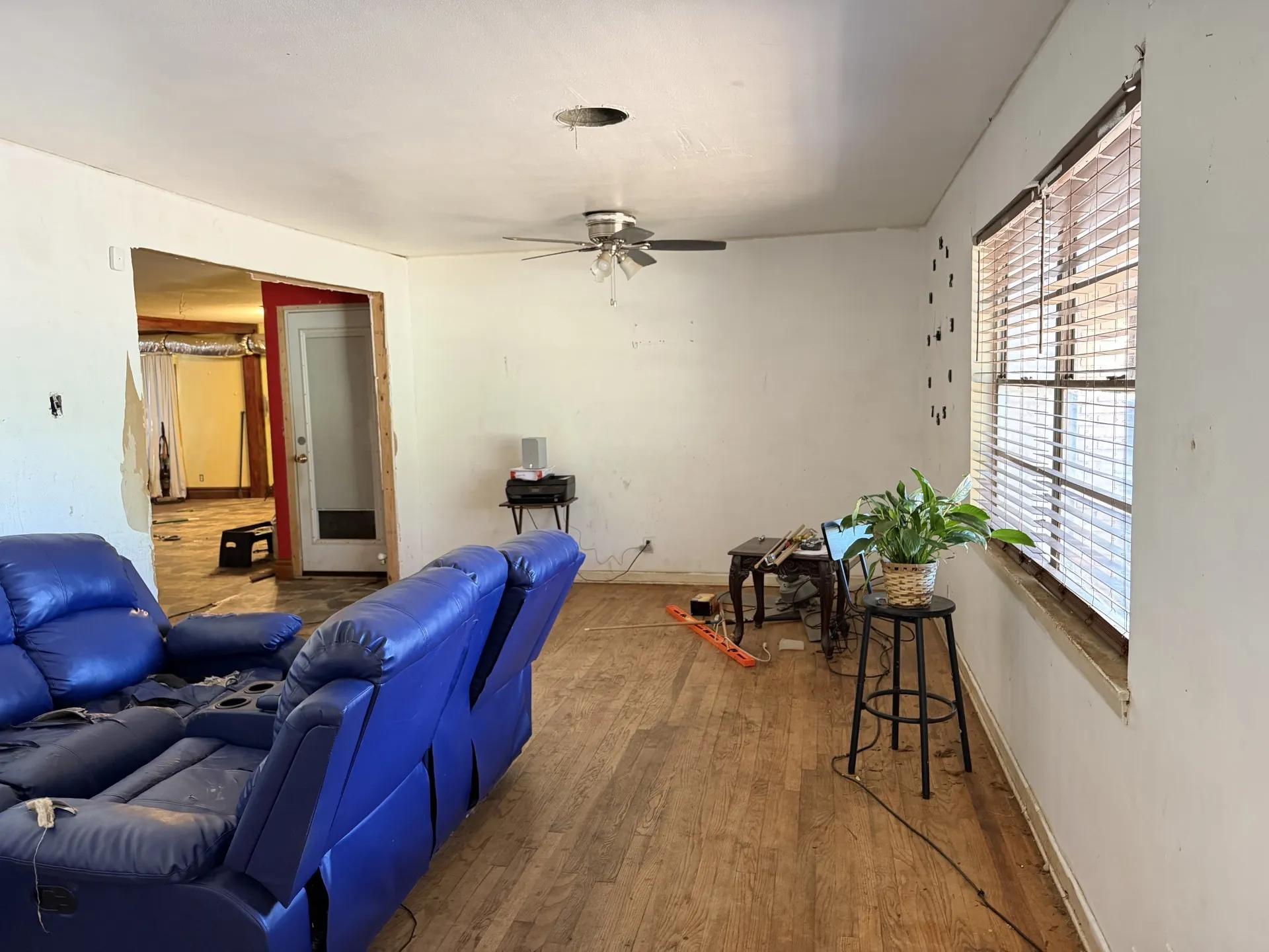 Single Family Residence For Sale in Tarrant County , 1202 W Tucker Boulevard, Arlington, Texas 76013, 3 Bedroom, 2 Bathroom, 2 Garage spaces, 1,612 Sqft, built in 1955, mls#21407687, Real Estate Agent in Arlington, Homes For Sale in Tarrant county, Homes For Sale in Arlington, Realtor in Arlington Texas, Real Estate Brokerage Independent Realty Texas, Luminita Cordes Realtor