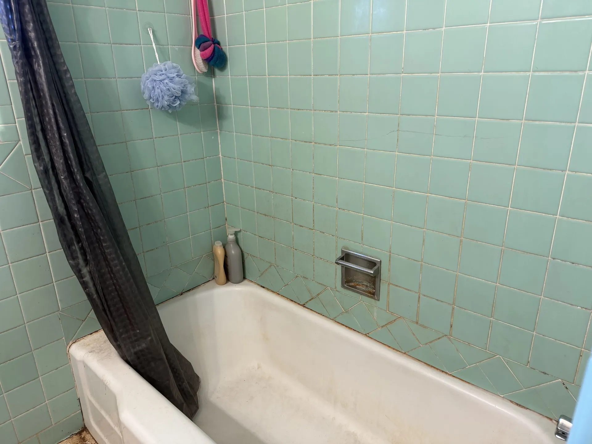 Single Family Residence For Sale in Tarrant County , 1202 W Tucker Boulevard, Arlington, Texas 76013, 3 Bedroom, 2 Bathroom, 2 Garage spaces, 1,612 Sqft, built in 1955, mls#21407687, Real Estate Agent in Arlington, Homes For Sale in Tarrant county, Homes For Sale in Arlington, Realtor in Arlington Texas, Real Estate Brokerage Independent Realty Texas, Luminita Cordes Realtor