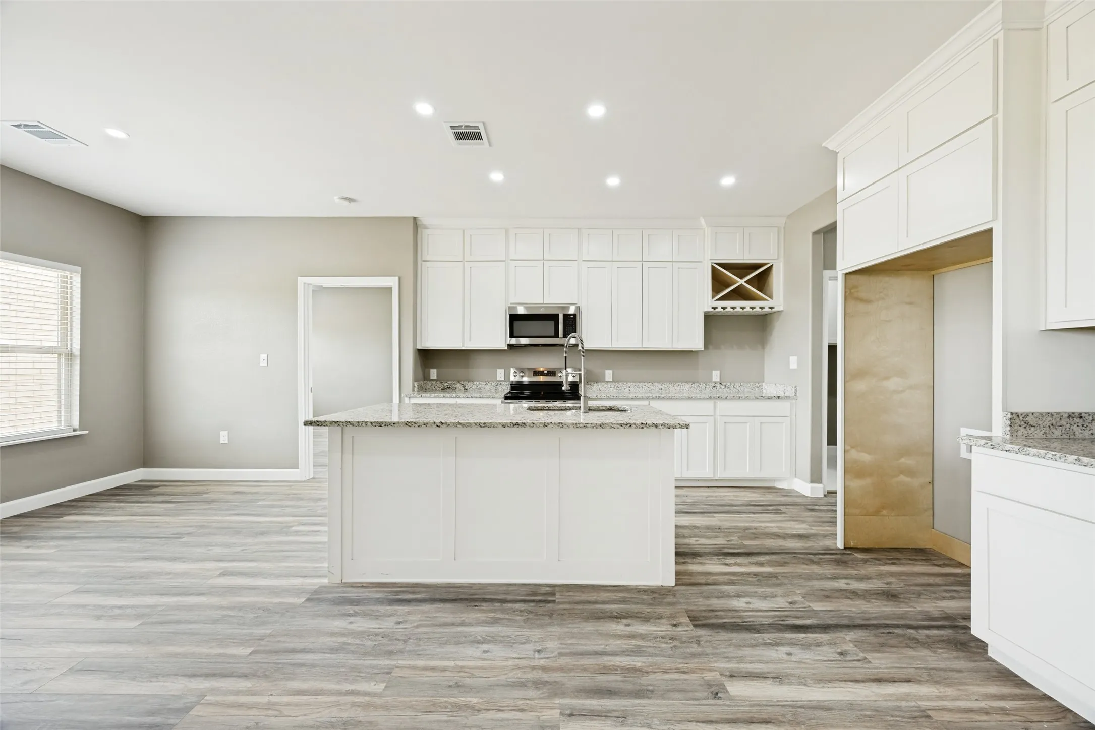 Single Family Residence For Sale in Hunt County , 3712 County Road 1102, Celeste, Texas 75423, 4 Bedroom, 2 Bathroom, 2 Garage spaces, 1,725 Sqft, built in 2024, mls#21408655, Real Estate Agent in Celeste, Homes For Sale in Hunt county, Homes For Sale in Celeste, Realtor in Celeste Texas, Real Estate Brokerage Independent Realty Texas, Luminita Cordes Realtor