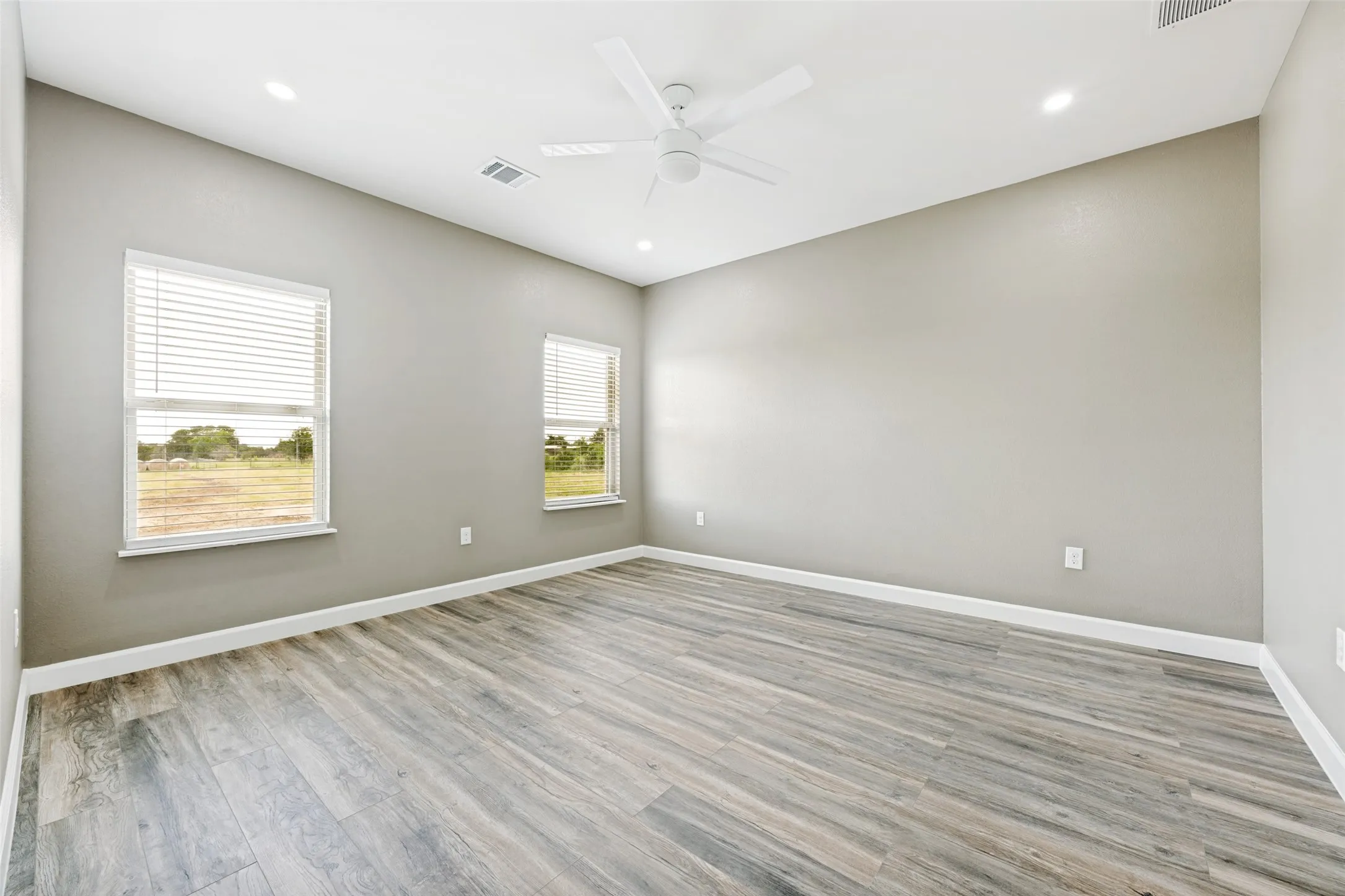 Single Family Residence For Sale in Hunt County , 3712 County Road 1102, Celeste, Texas 75423, 4 Bedroom, 2 Bathroom, 2 Garage spaces, 1,725 Sqft, built in 2024, mls#21408655, Real Estate Agent in Celeste, Homes For Sale in Hunt county, Homes For Sale in Celeste, Realtor in Celeste Texas, Real Estate Brokerage Independent Realty Texas, Luminita Cordes Realtor